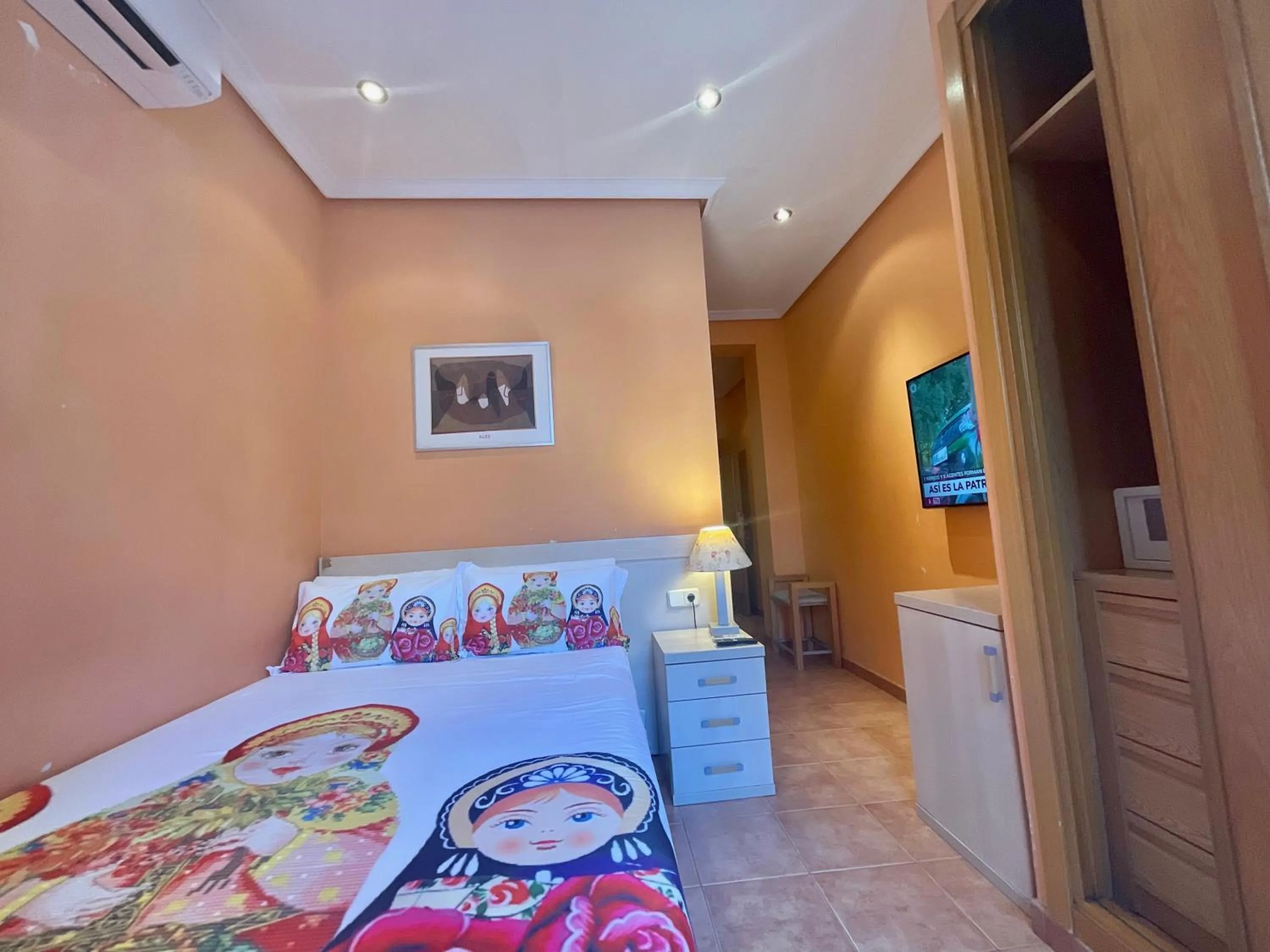 TV and multimedia, Bed in Luz Madrid Rooms