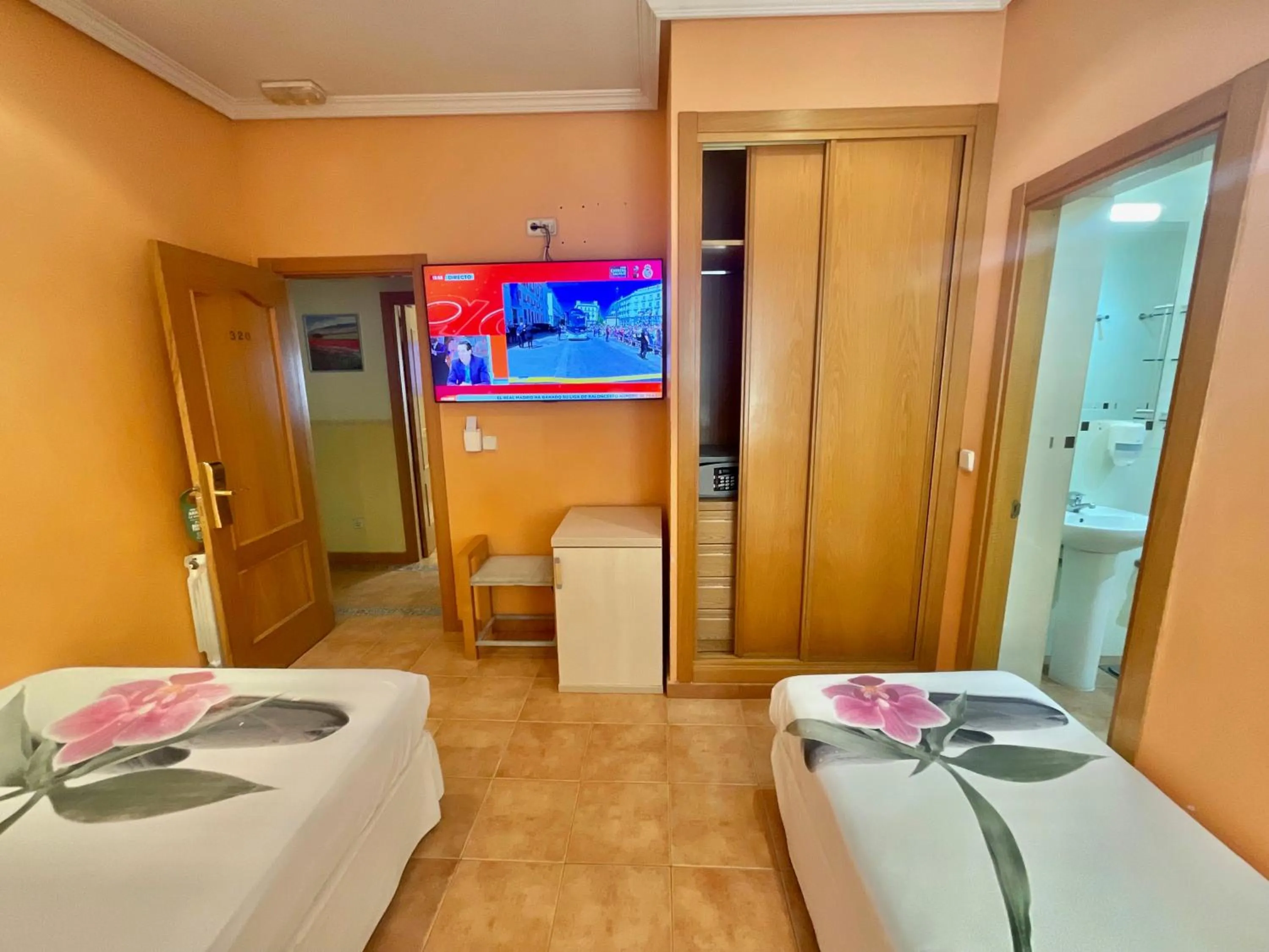 Other, Bed in Luz Madrid Rooms