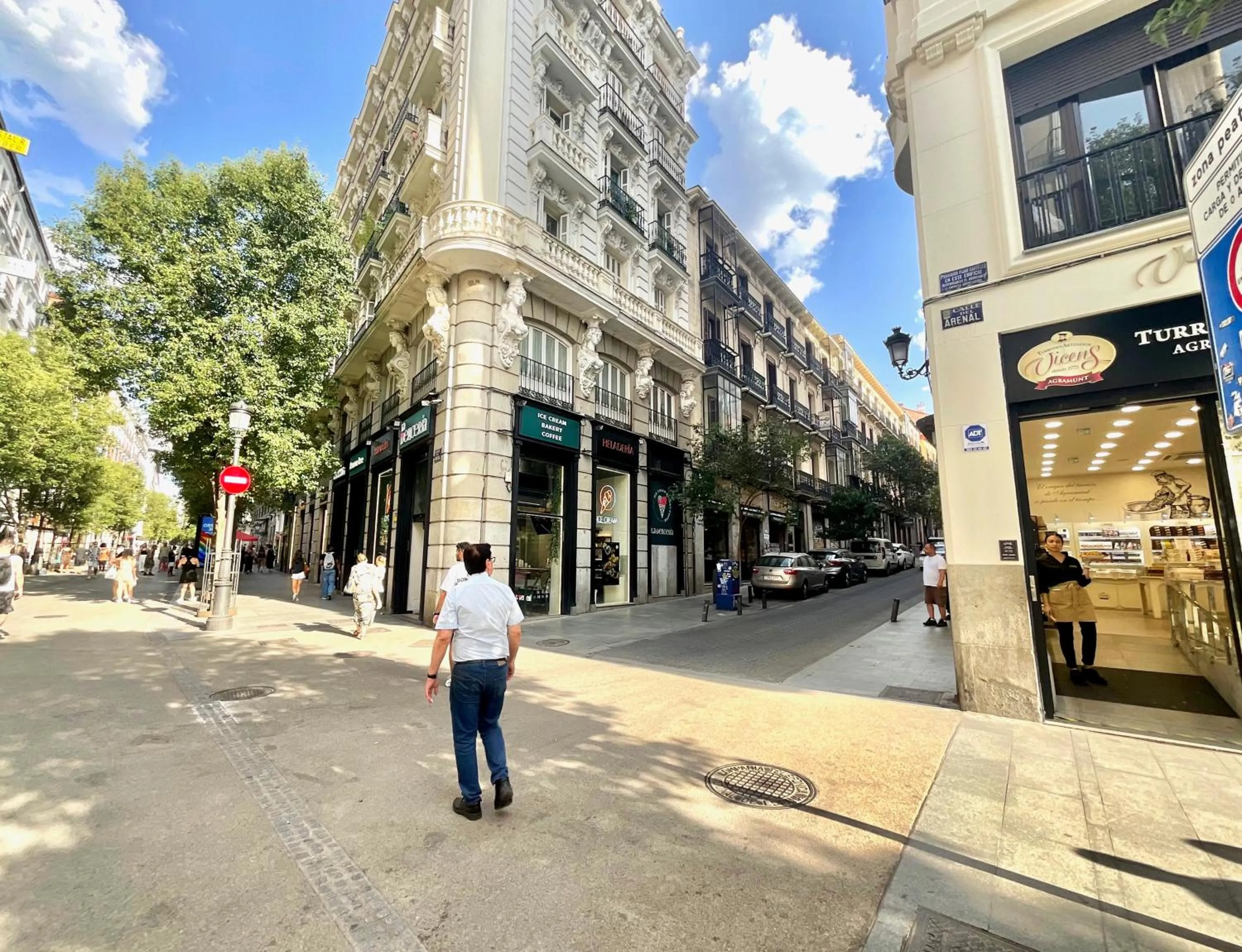 Property building in Luz Madrid Rooms