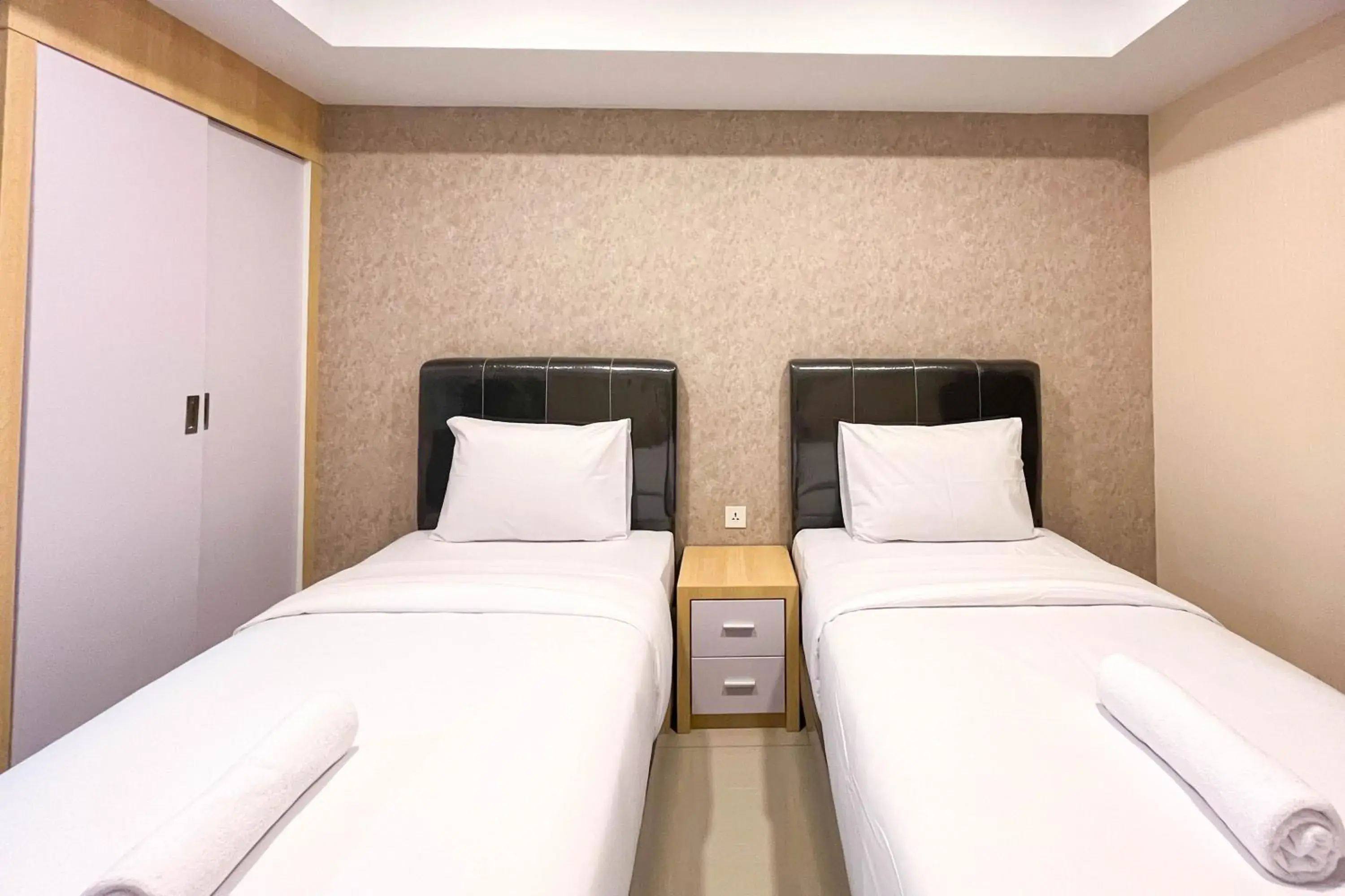 Simply Look Studio at 21st Floor De Prima Apartment By Travelio Simply Look Studio at 21st Floor De Prima Apartment By Travelio