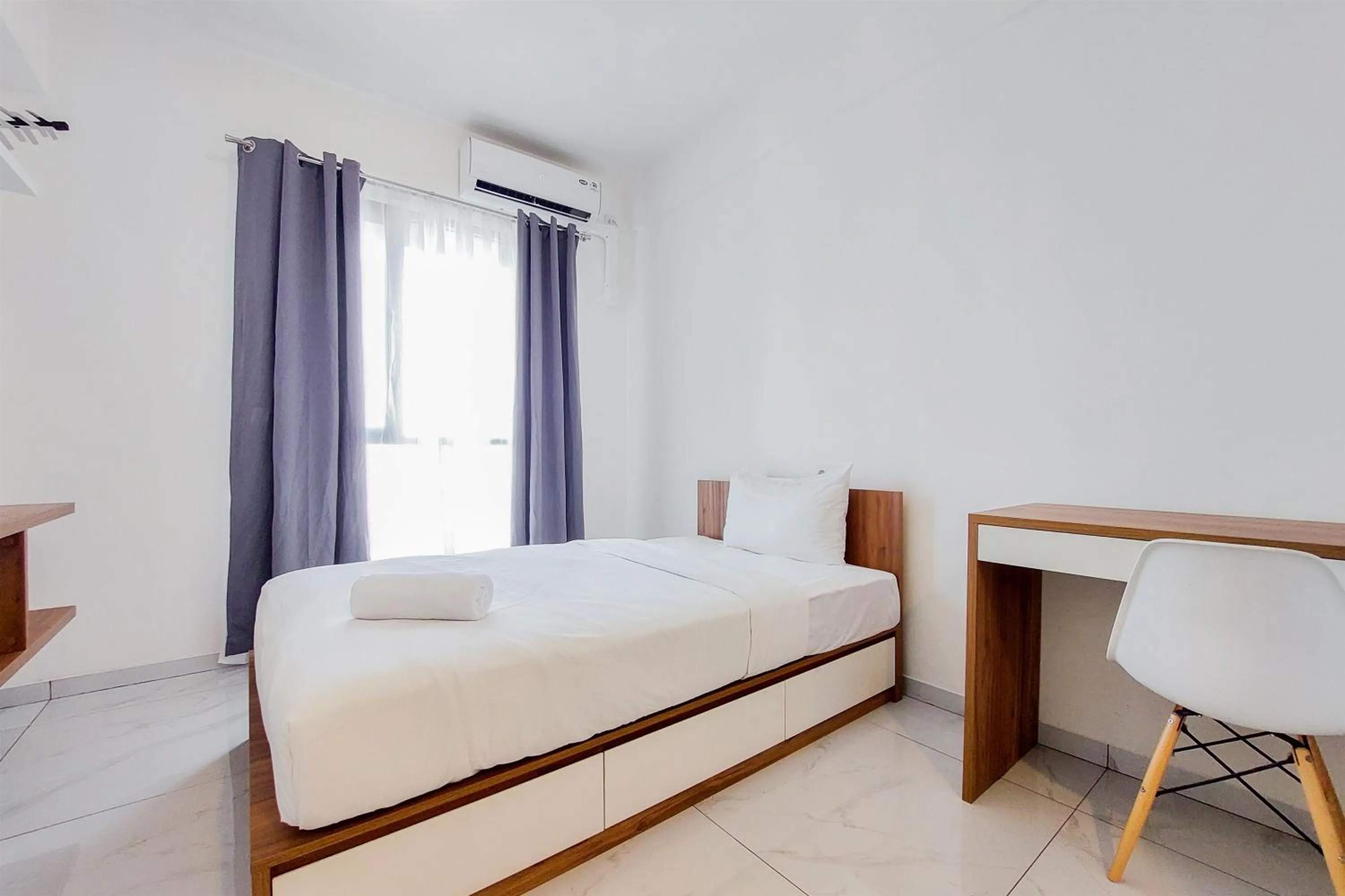 Wonderful Studio Apartment at Sky House Alam Sutera By Travelio