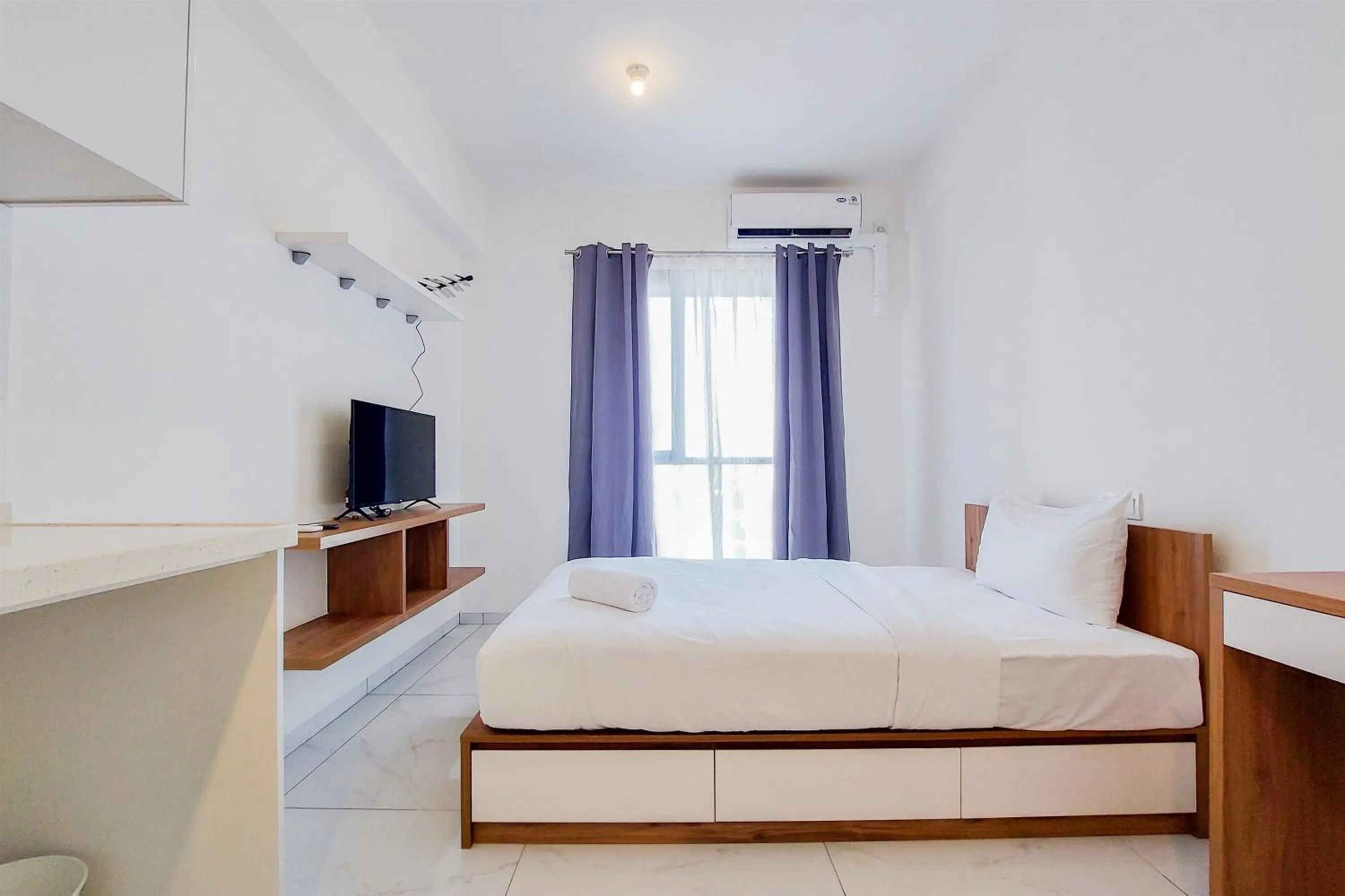 Wonderful Studio Apartment at Sky House Alam Sutera By Travelio