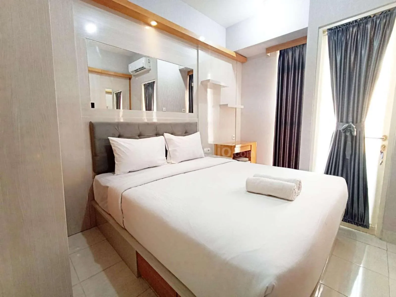 Best Deal and Homey Studio Apartment Amartha View By Travelio