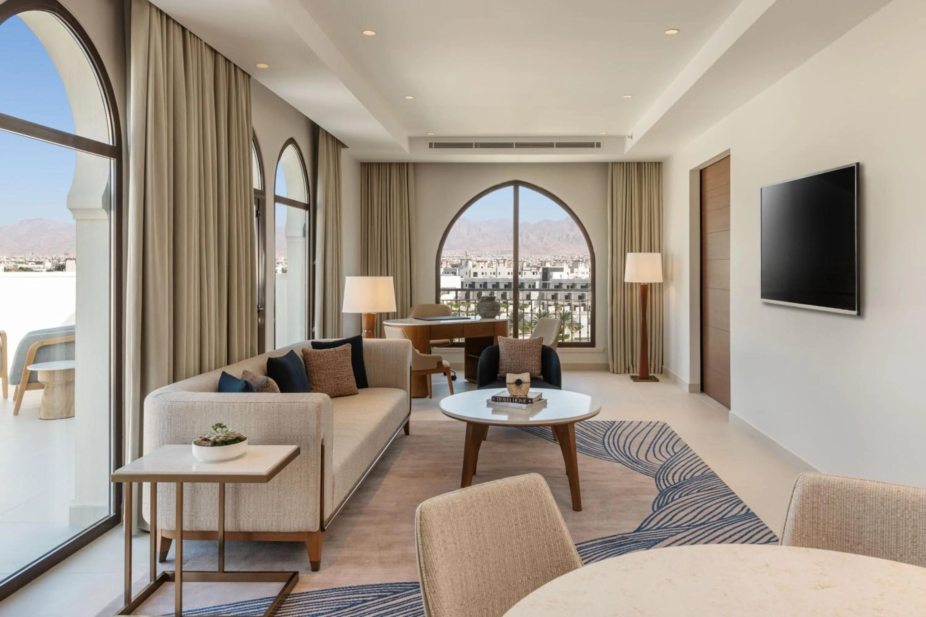 Lounge or bar in The Westin Saraya Aqaba Resort & Spa