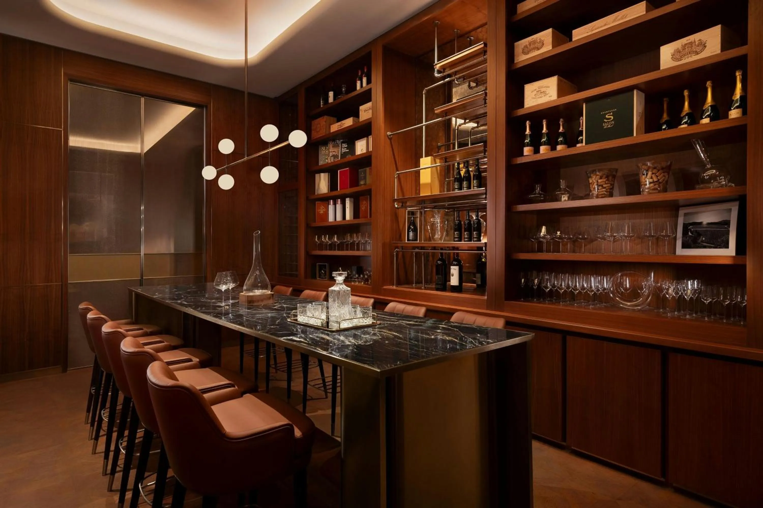 Lounge or bar in The St. Regis Belgrade