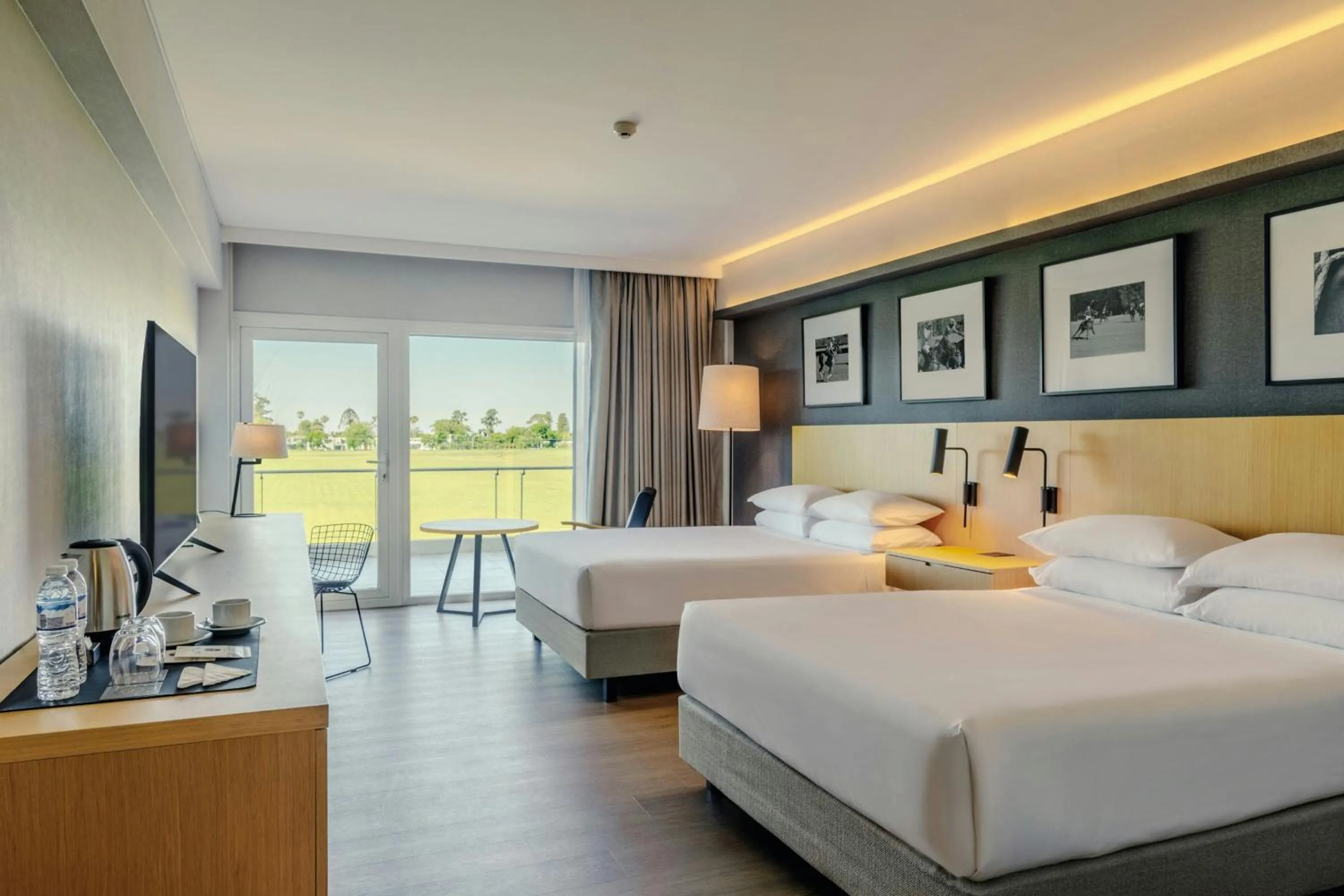 Photo of the whole room, Bed in Sheraton Buenos Aires Greenville Polo & Resort