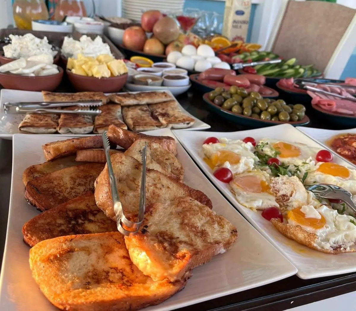 Buffet breakfast in NH Nizami Hotel