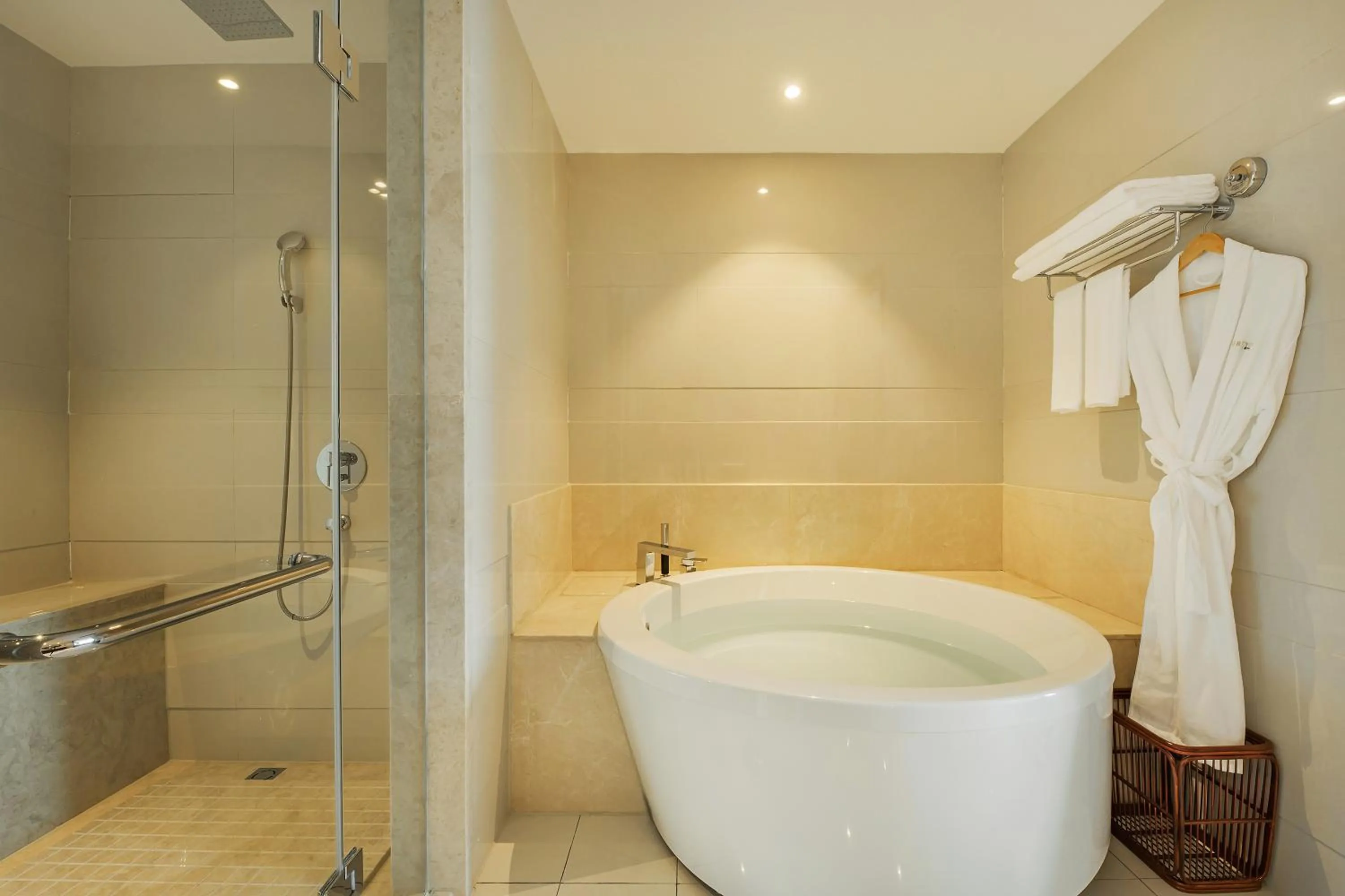 Toilet in Courtyard by Marriott Anji-Beside Zhebei Mall and Jiuzhou Mall,Live in downtown