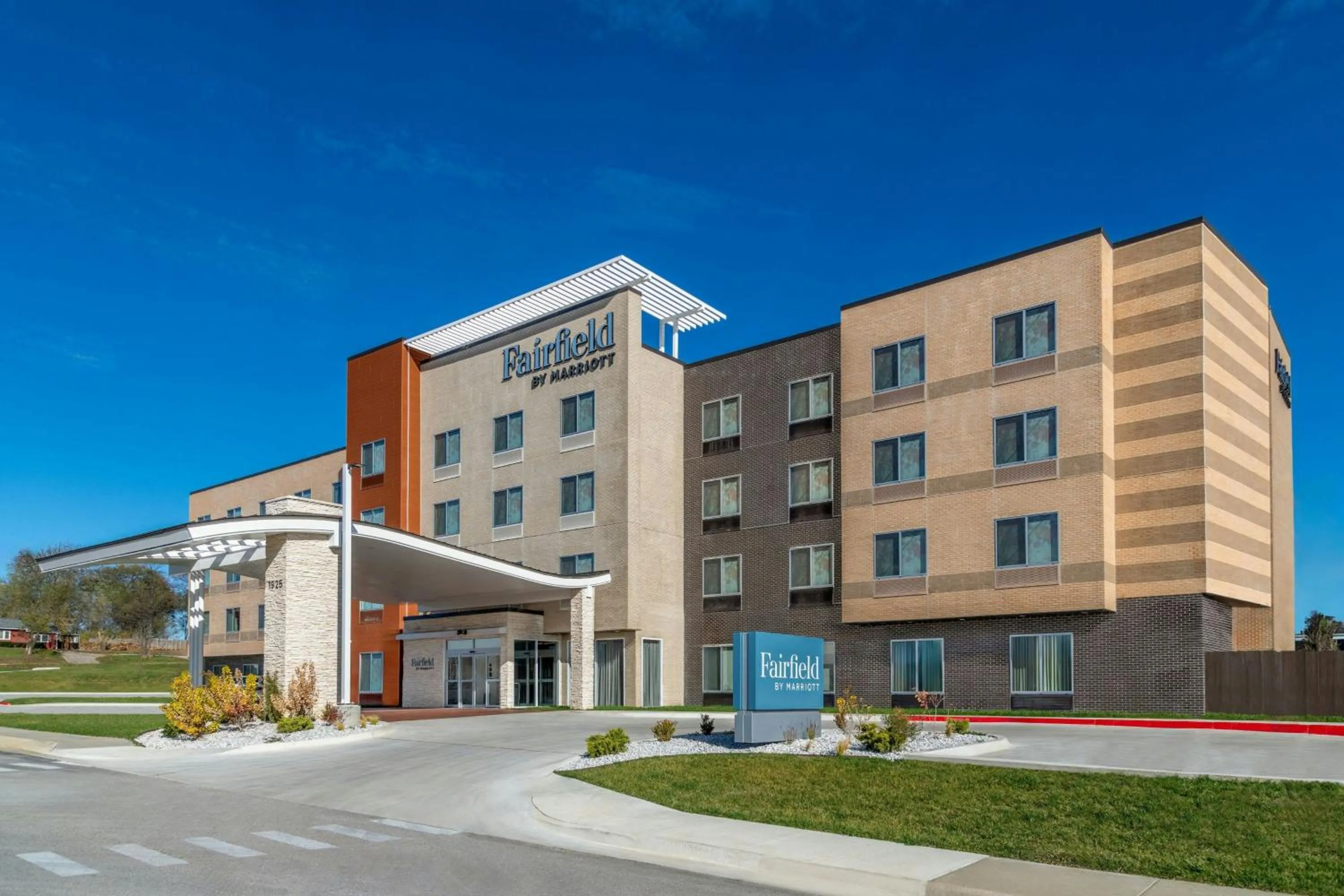 Property building in Fairfield by Marriott Inn & Suites Kansas City at The Legends