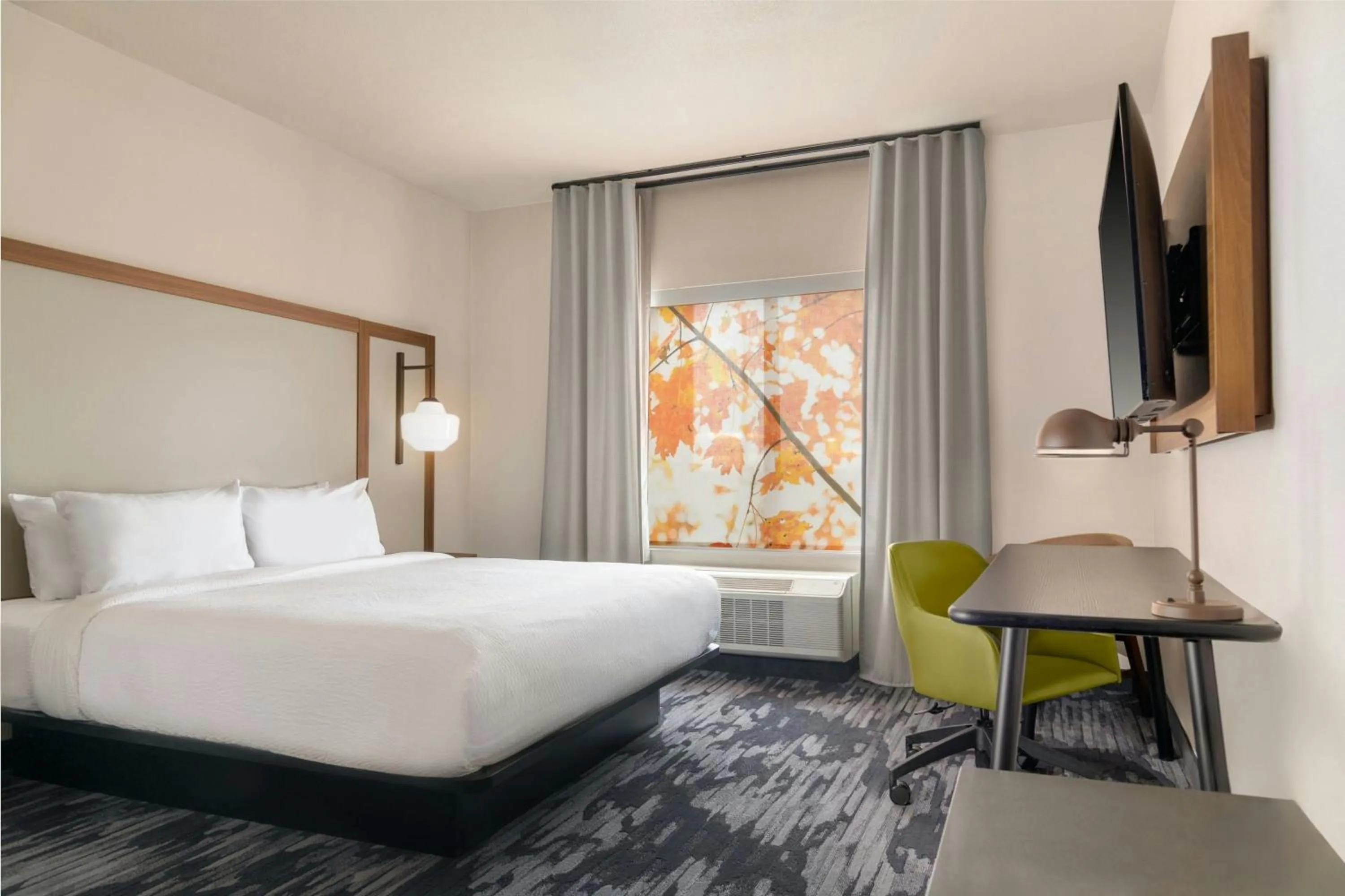 Photo of the whole room, Bed in Fairfield by Marriott Inn & Suites Kansas City at The Legends