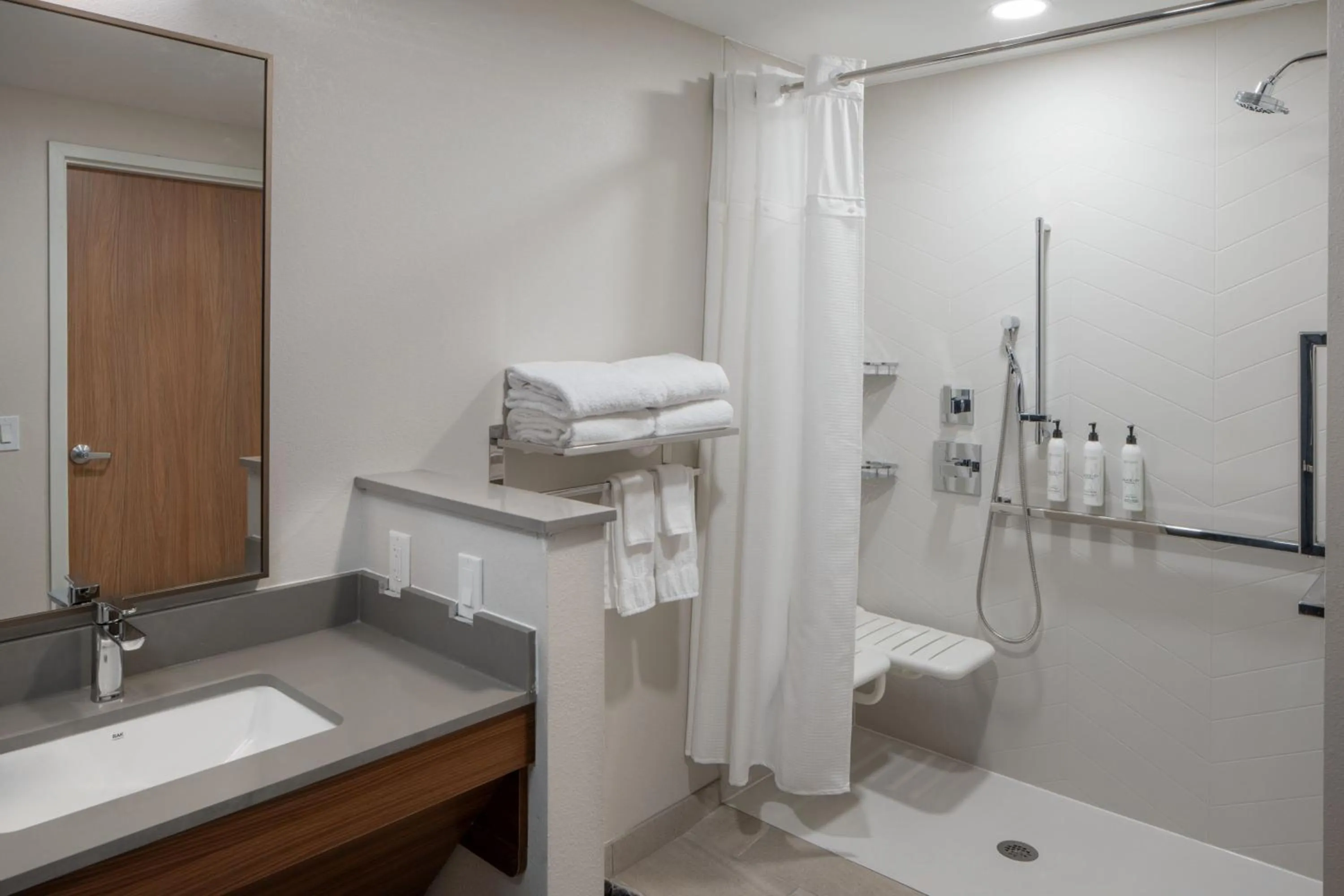 Bathroom in Fairfield by Marriott Inn & Suites Southaven Snowden Grove