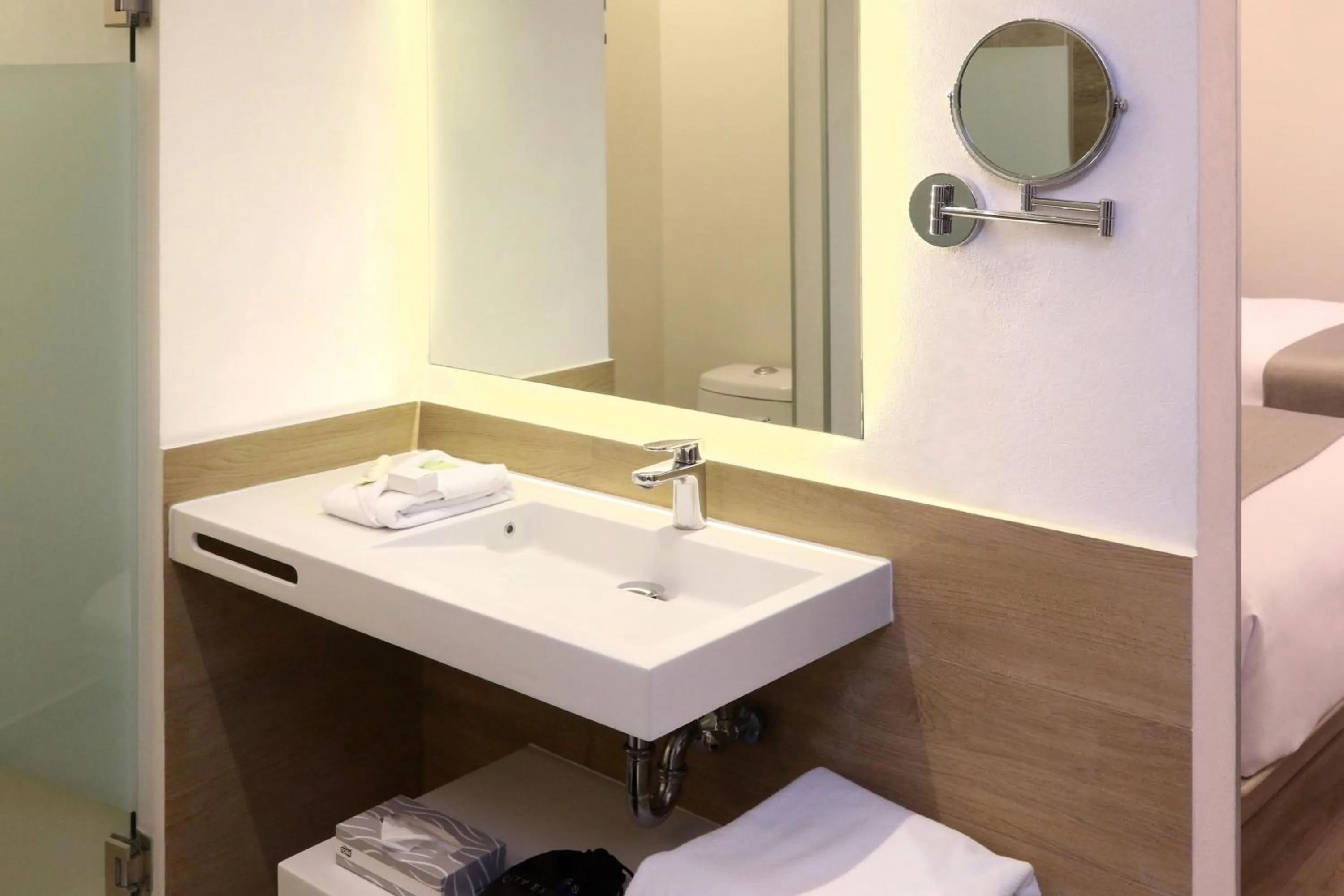 Bathroom in City Express Plus by Marriott Monterrey Centro