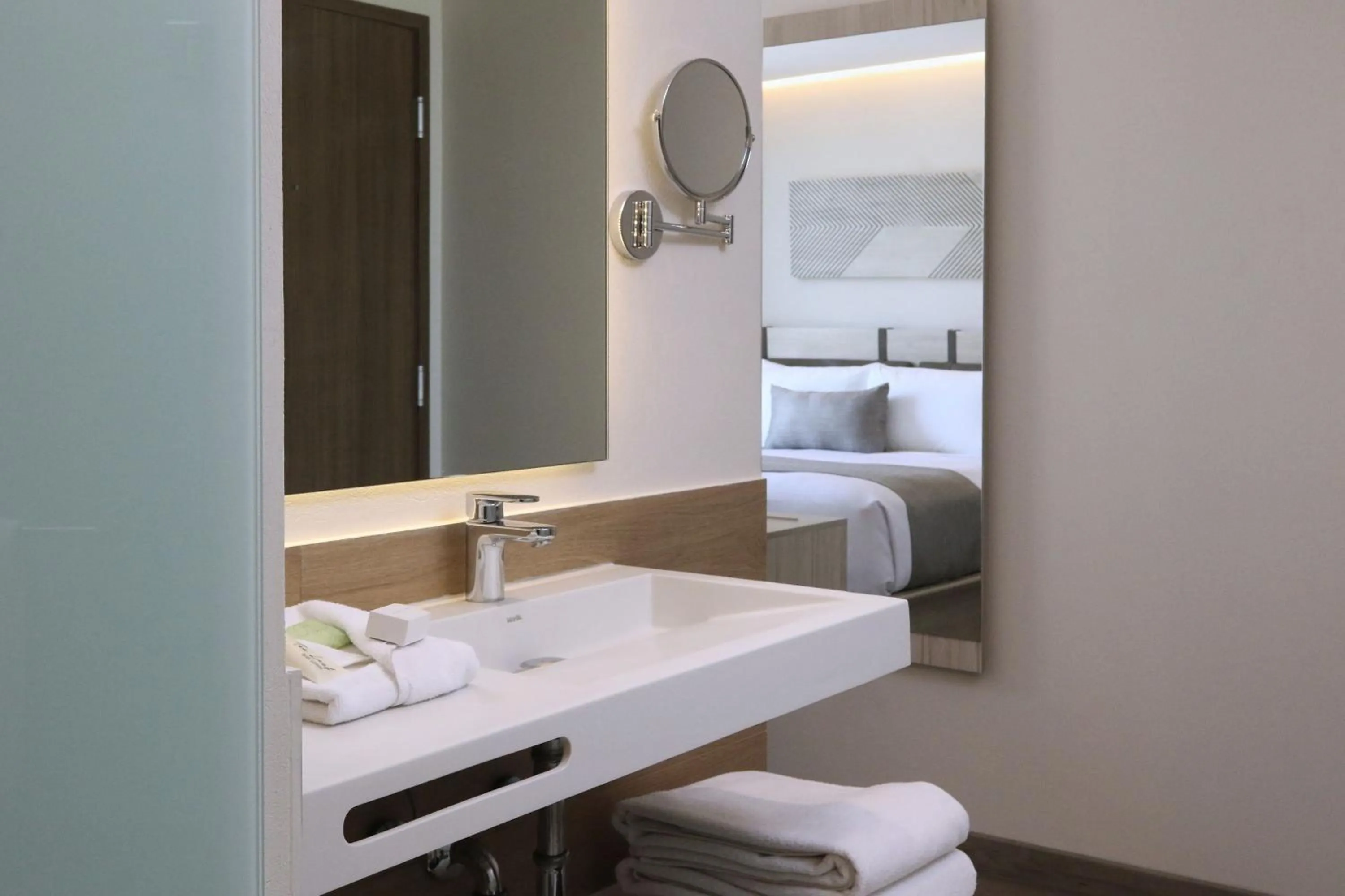 Bathroom, Bed in City Express Plus by Marriott Monterrey Centro