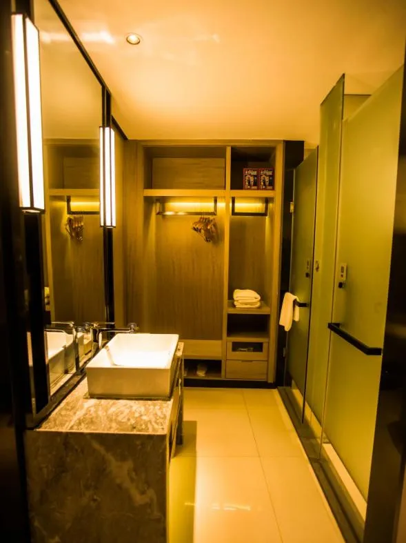 Bathroom in Echarm Hotel - Jingmen Yintai City Jingchu Institute of Technology