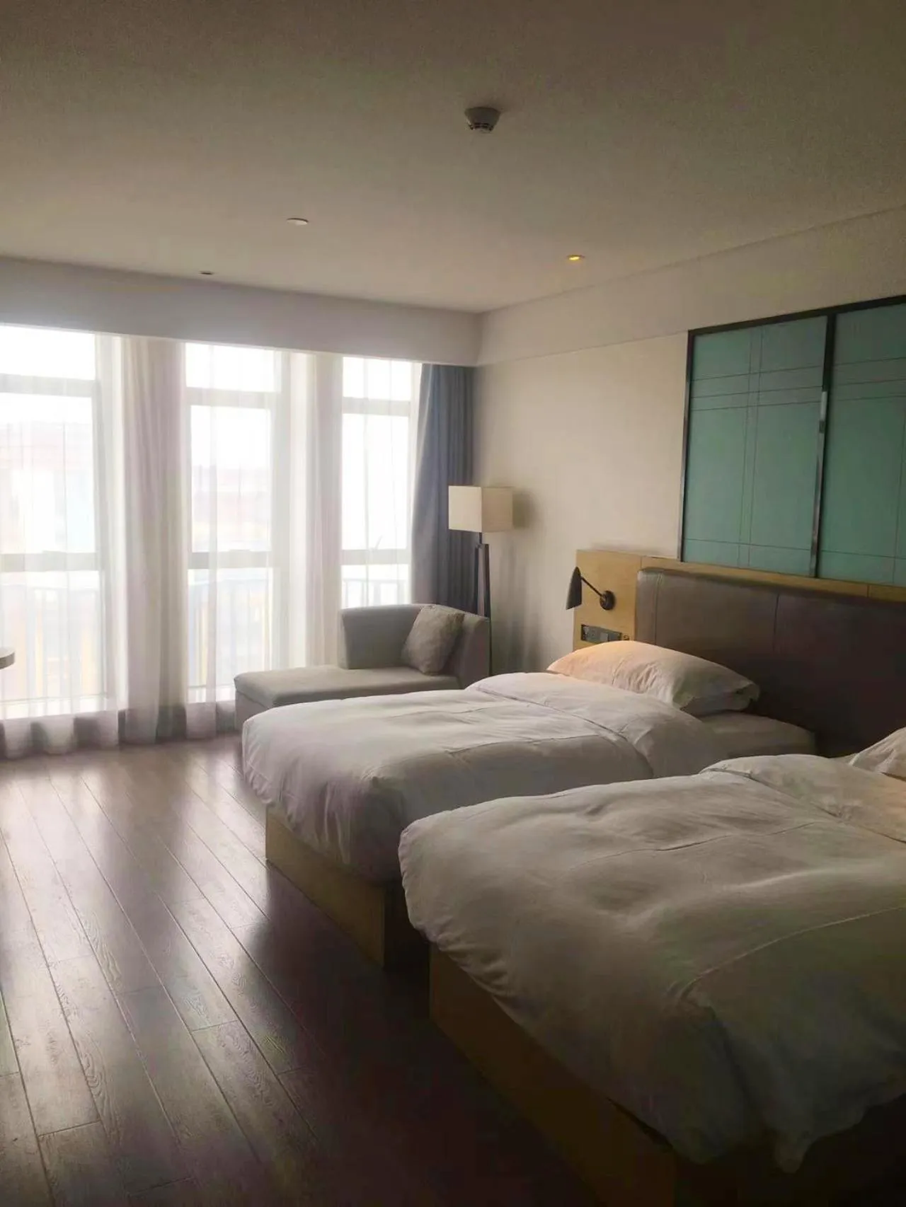 Photo of the whole room, Bed in Echarm Hotel - Jingmen Yintai City Jingchu Institute of Technology