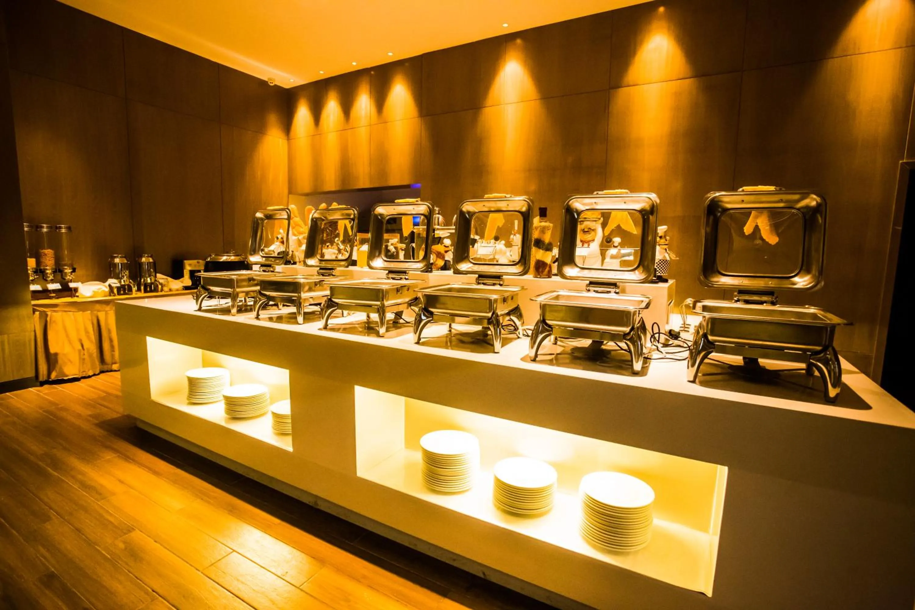 Restaurant/places to eat in Echarm Hotel - Jingmen Yintai City Jingchu Institute of Technology