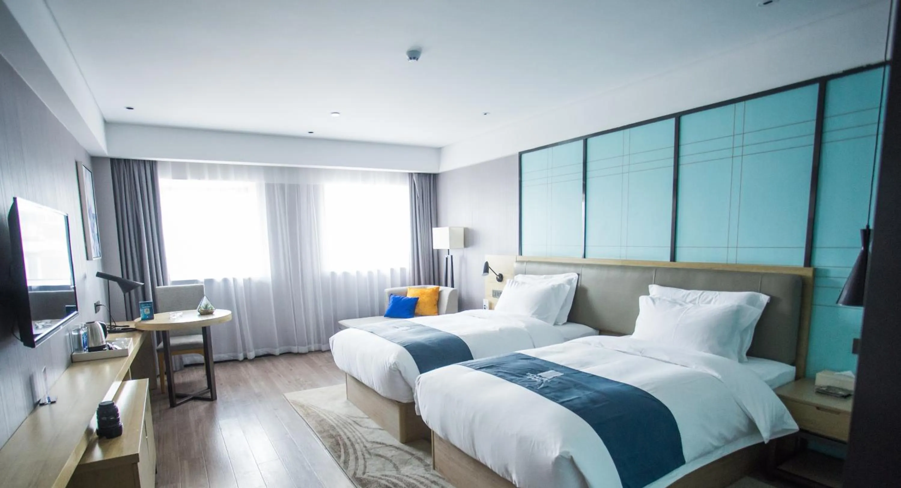 Photo of the whole room, Bed in Echarm Hotel - Jingmen Yintai City Jingchu Institute of Technology