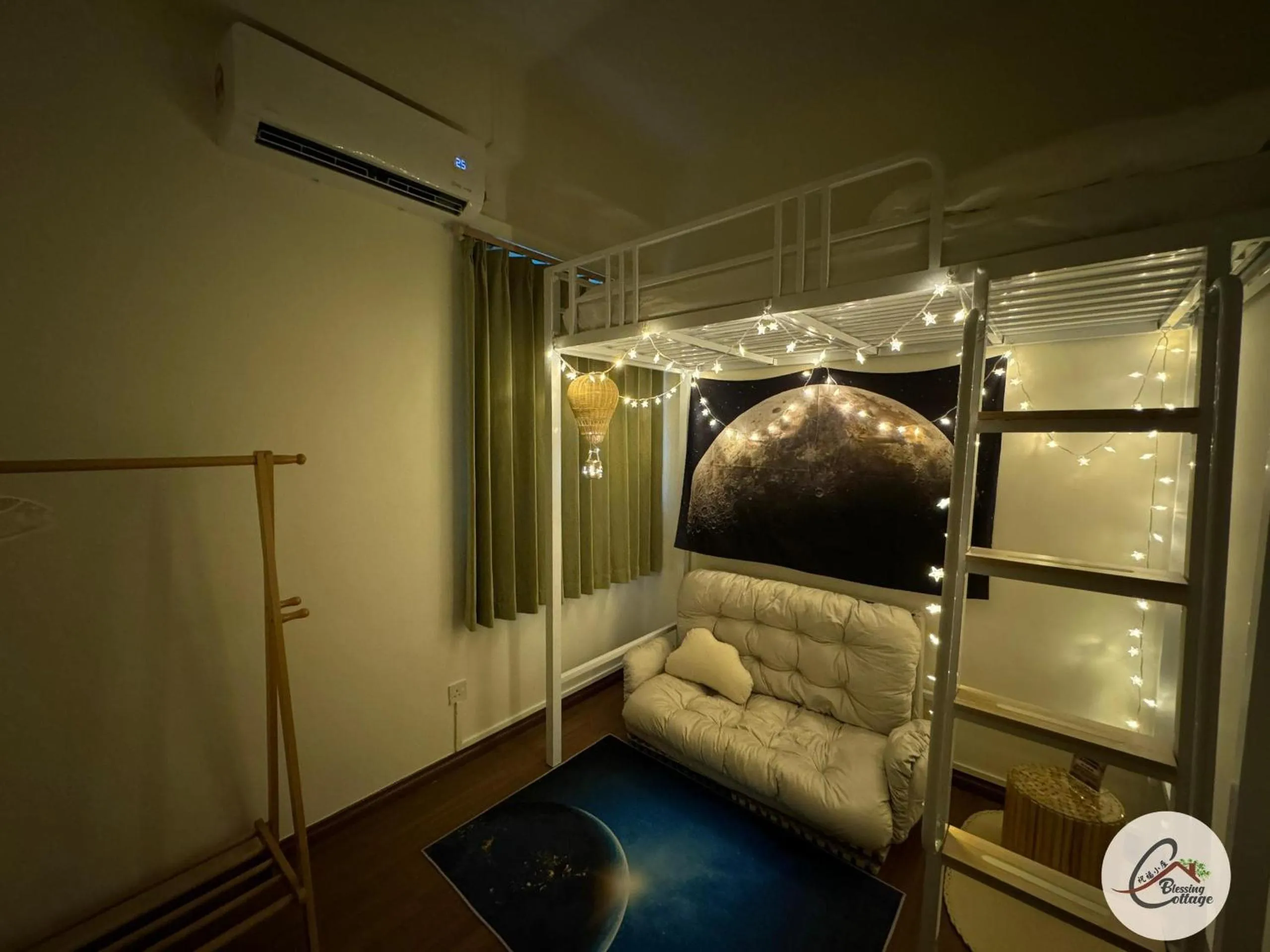 Bed in Trival Blessing Cottage Homestay Sri Indah Sandakan