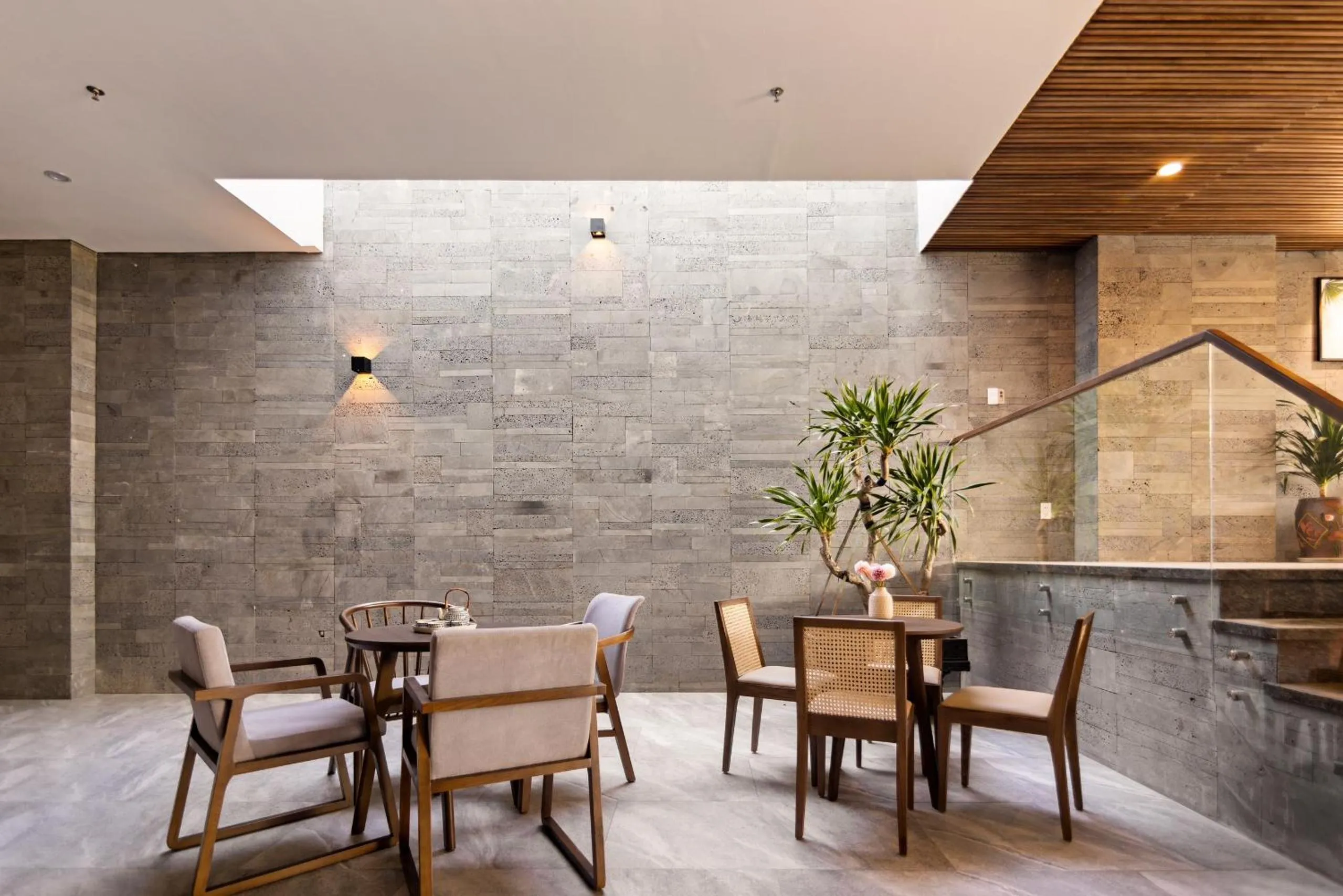 Lobby or reception in Hoàng Thịnh Hotel & Apartment Danang