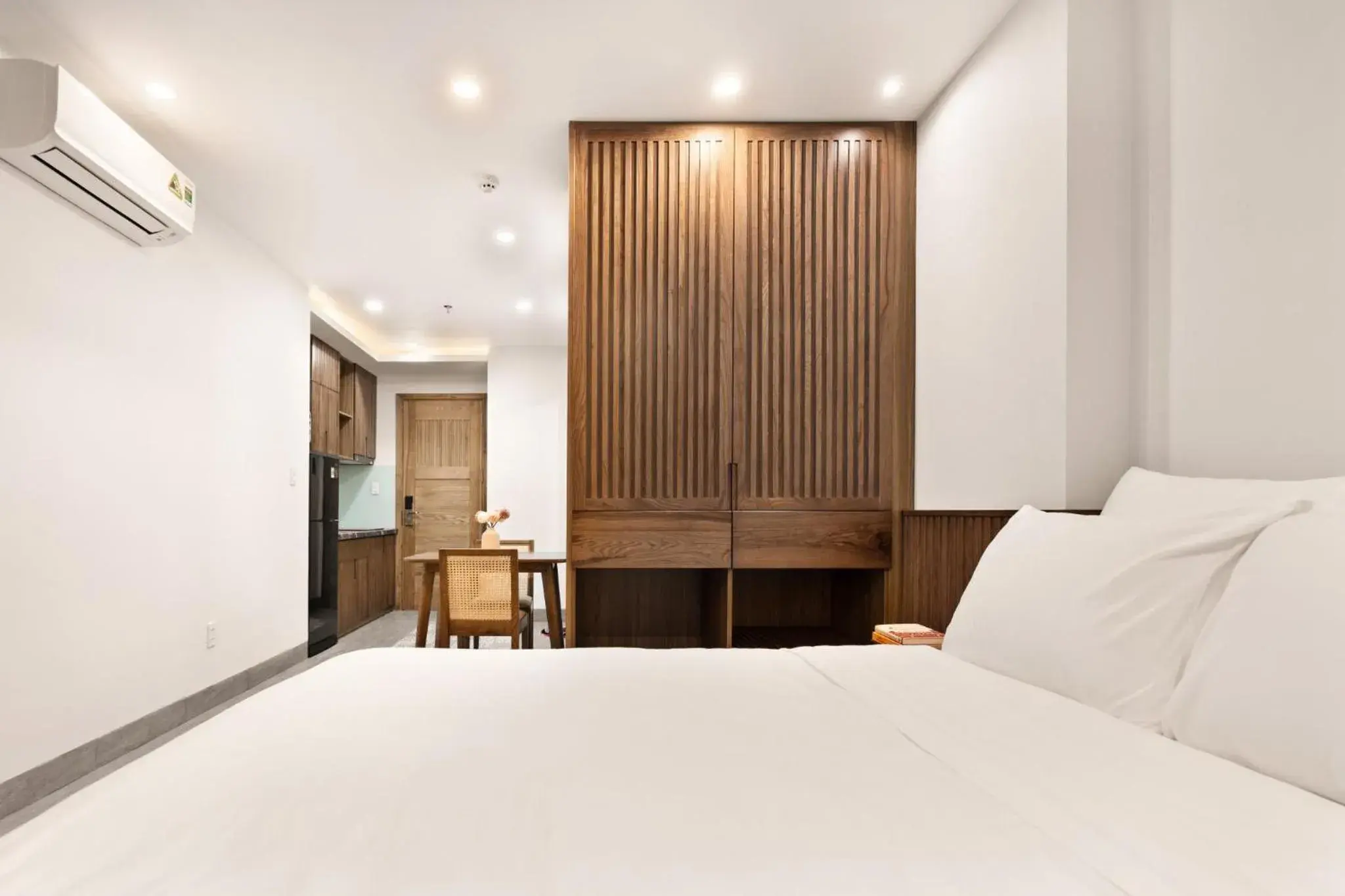 Bedroom, Bed in Hoàng Thịnh Hotel & Apartment Danang Bedroom, Bed in Hoàng Thịnh Hotel & Apartment Danang