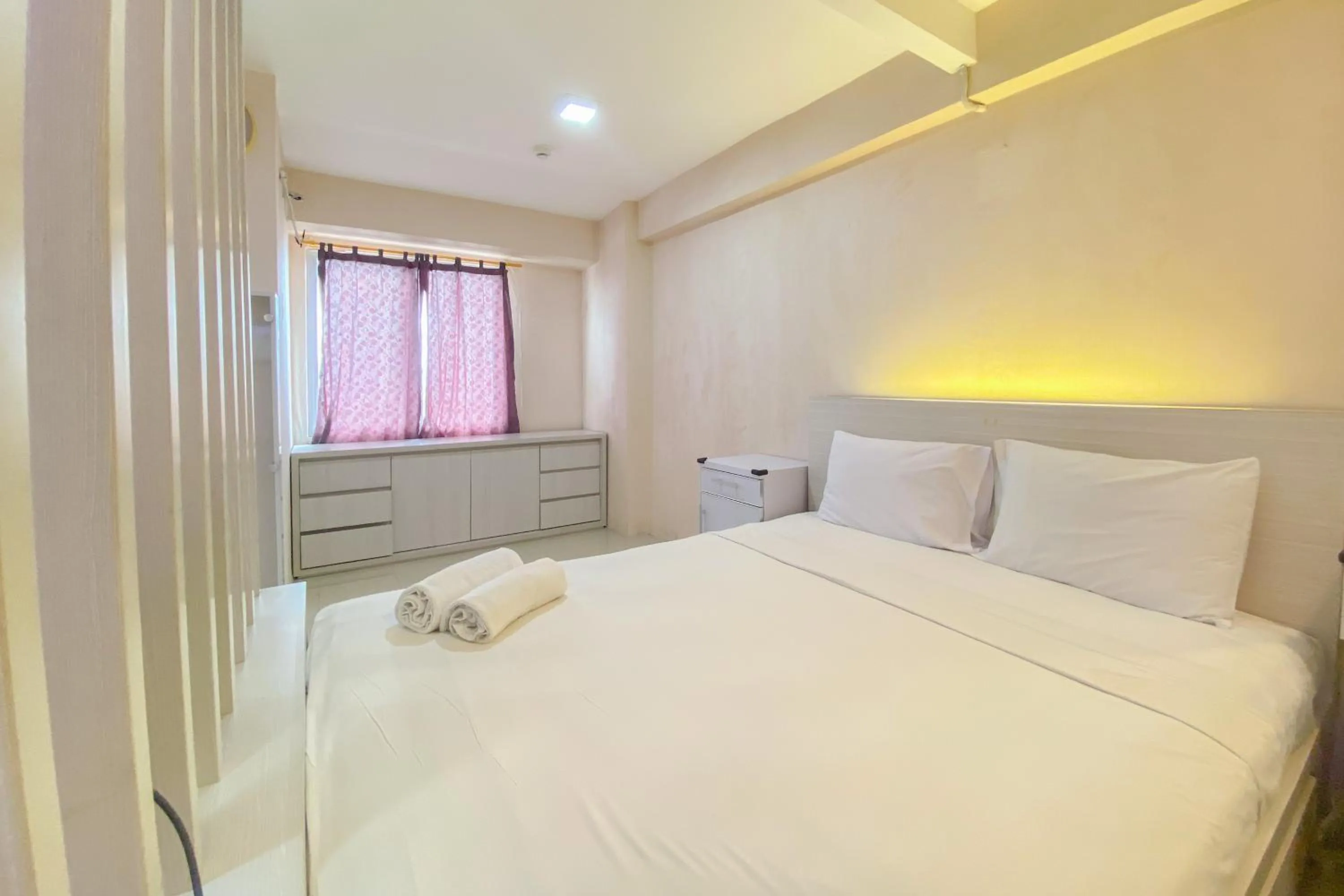 Bed in Best Deal and Spacious Studio at Bassura City Apartment By Travelio