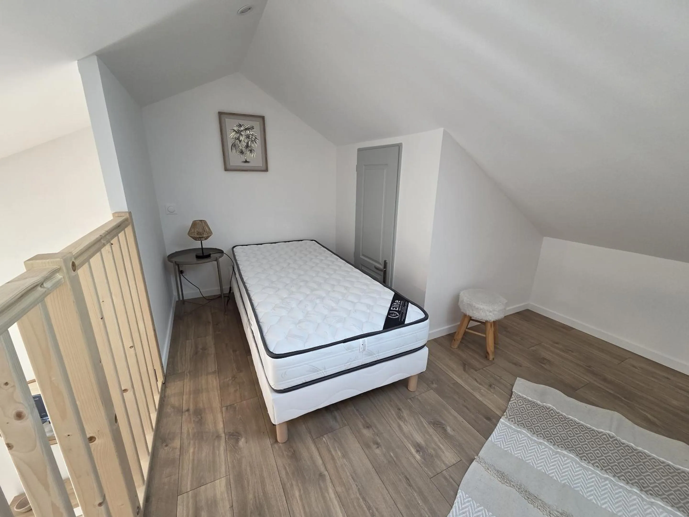 Bedroom, Bed in Au son de l'eau