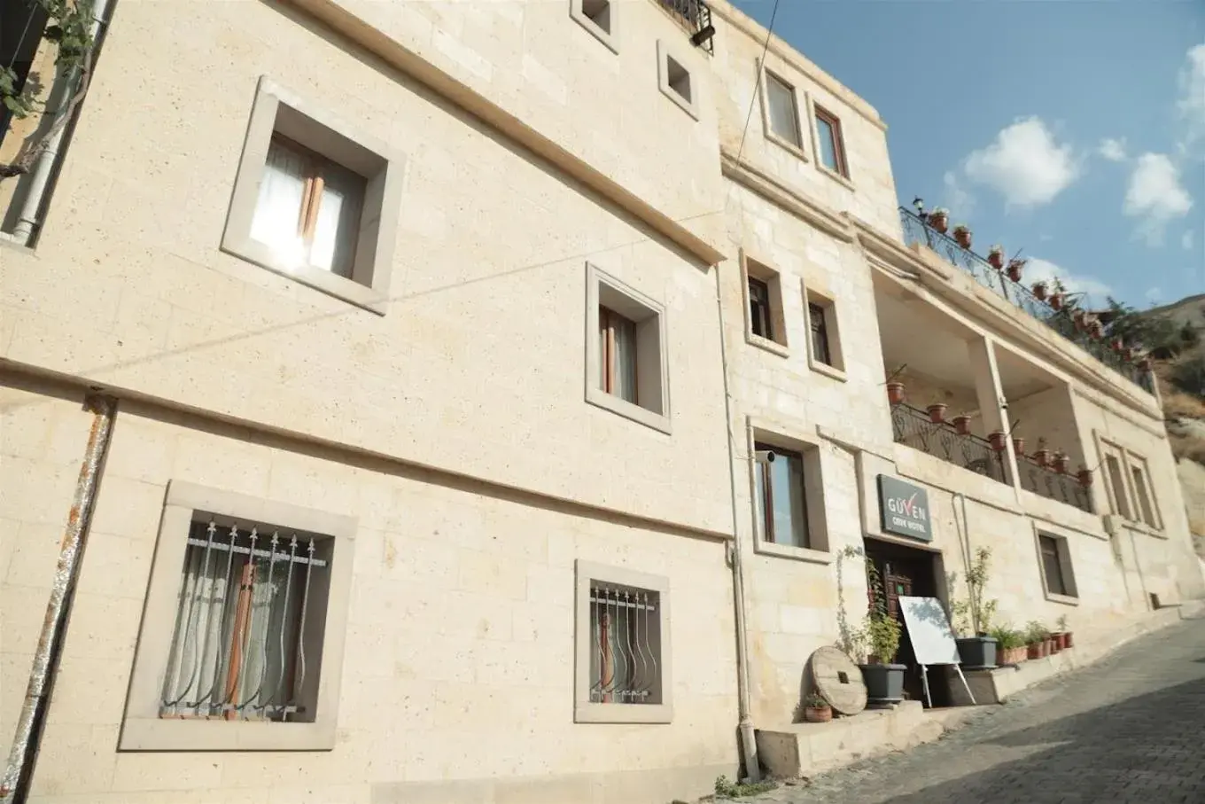Property building in Güven Cave Hotel Property building in Güven Cave Hotel