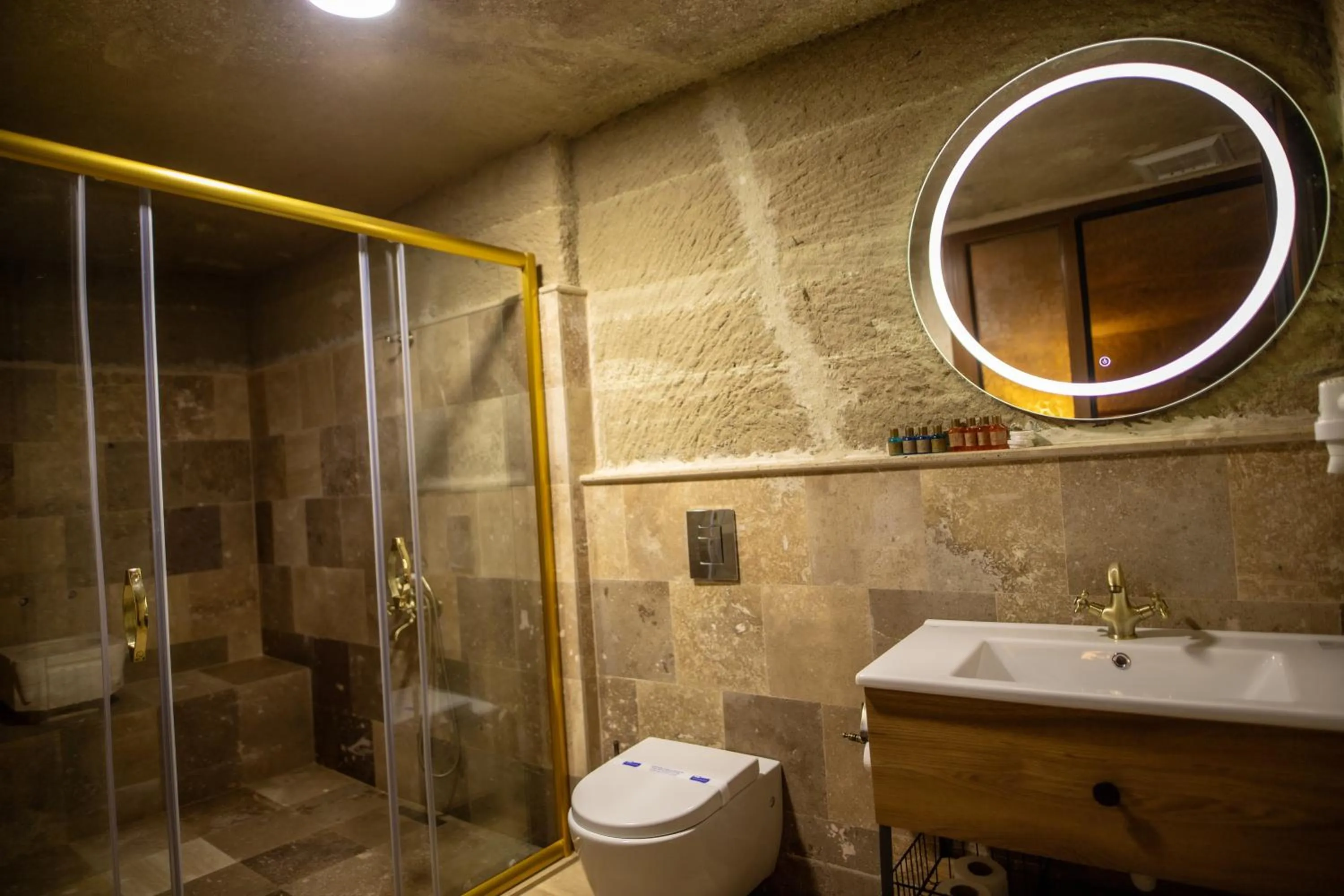 Bathroom in Güven Cave Hotel