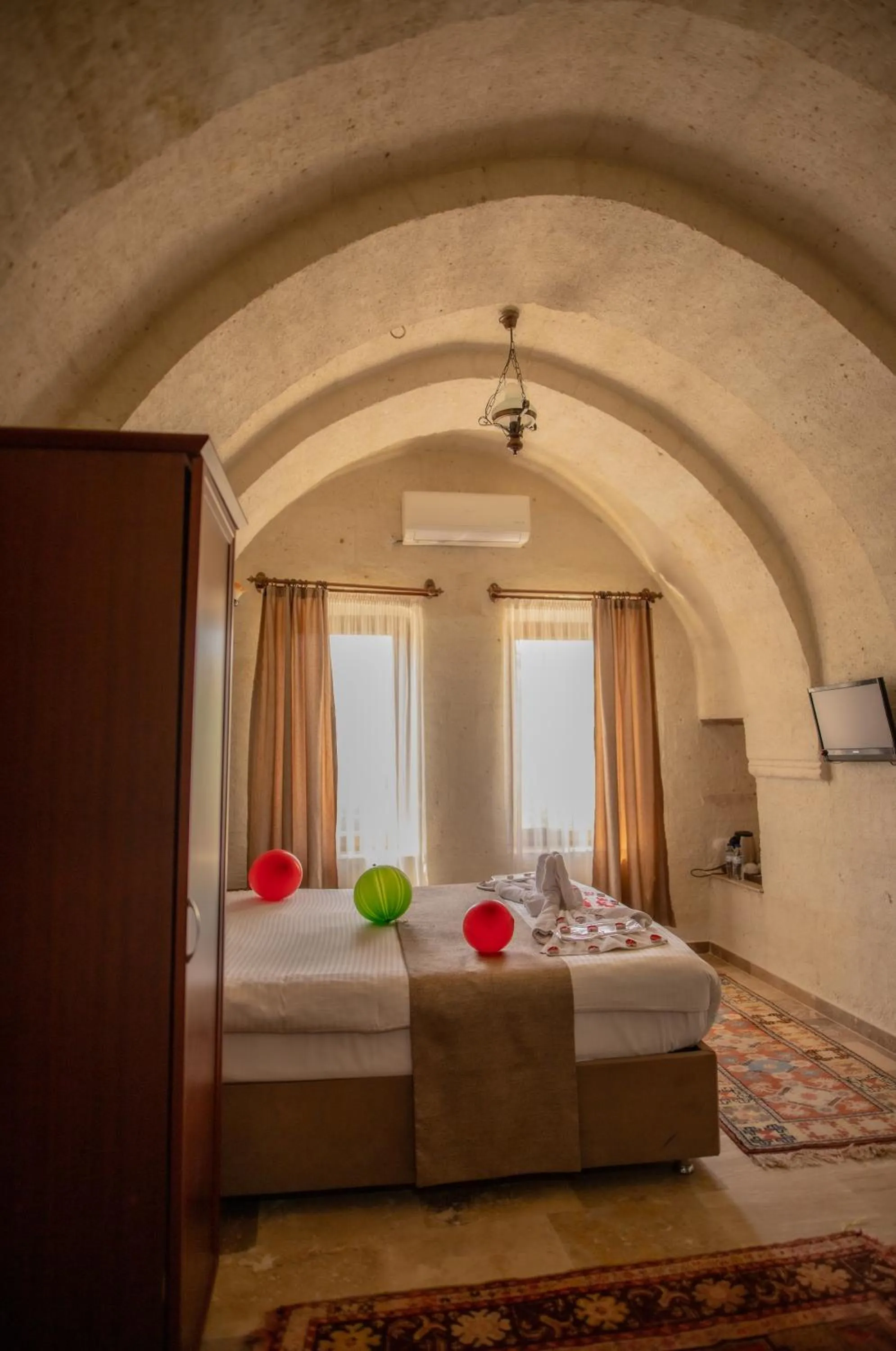 Photo of the whole room, Bed in Güven Cave Hotel