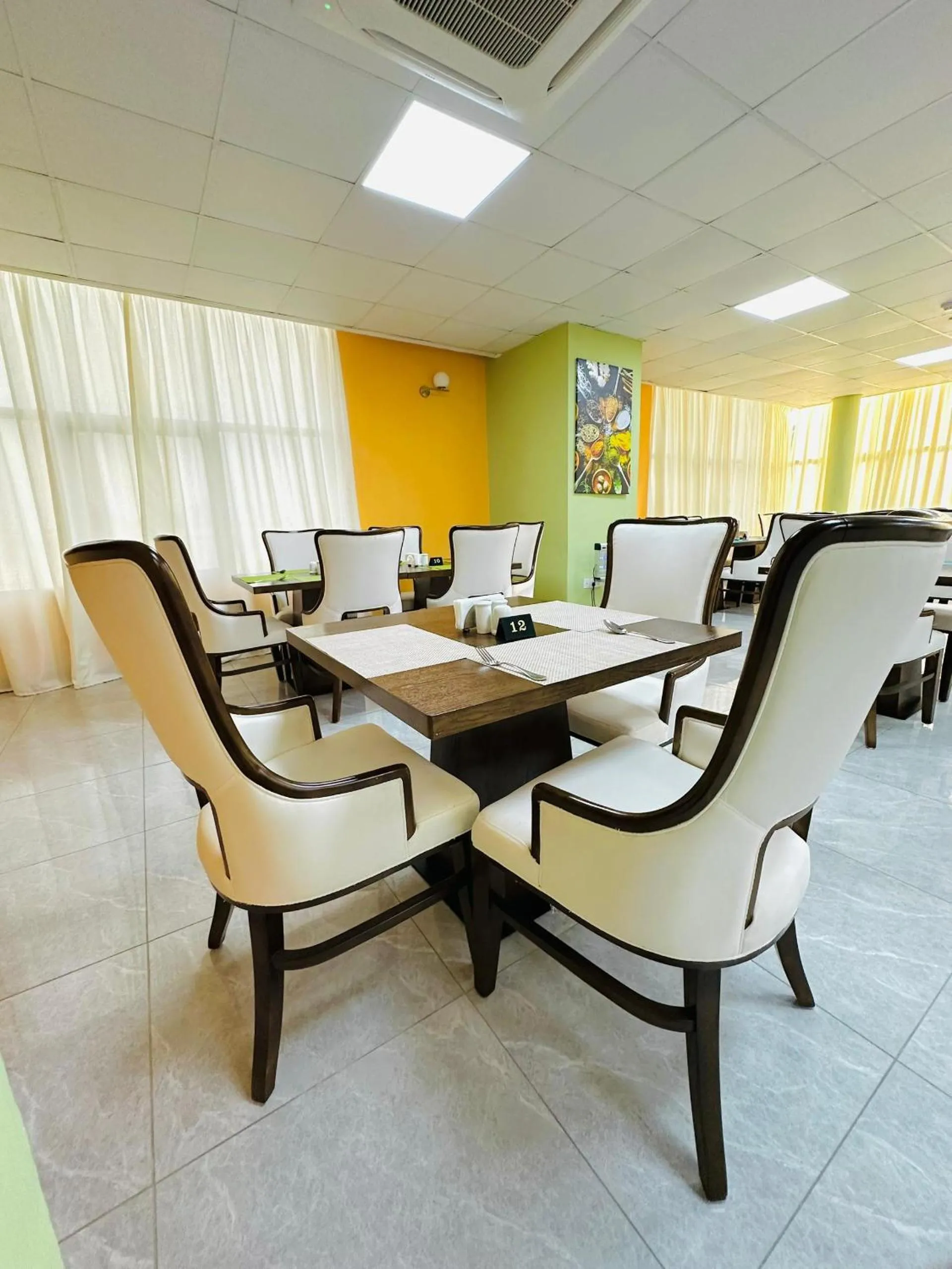 Restaurant/places to eat in KIJICHI GATEWAY Hotel