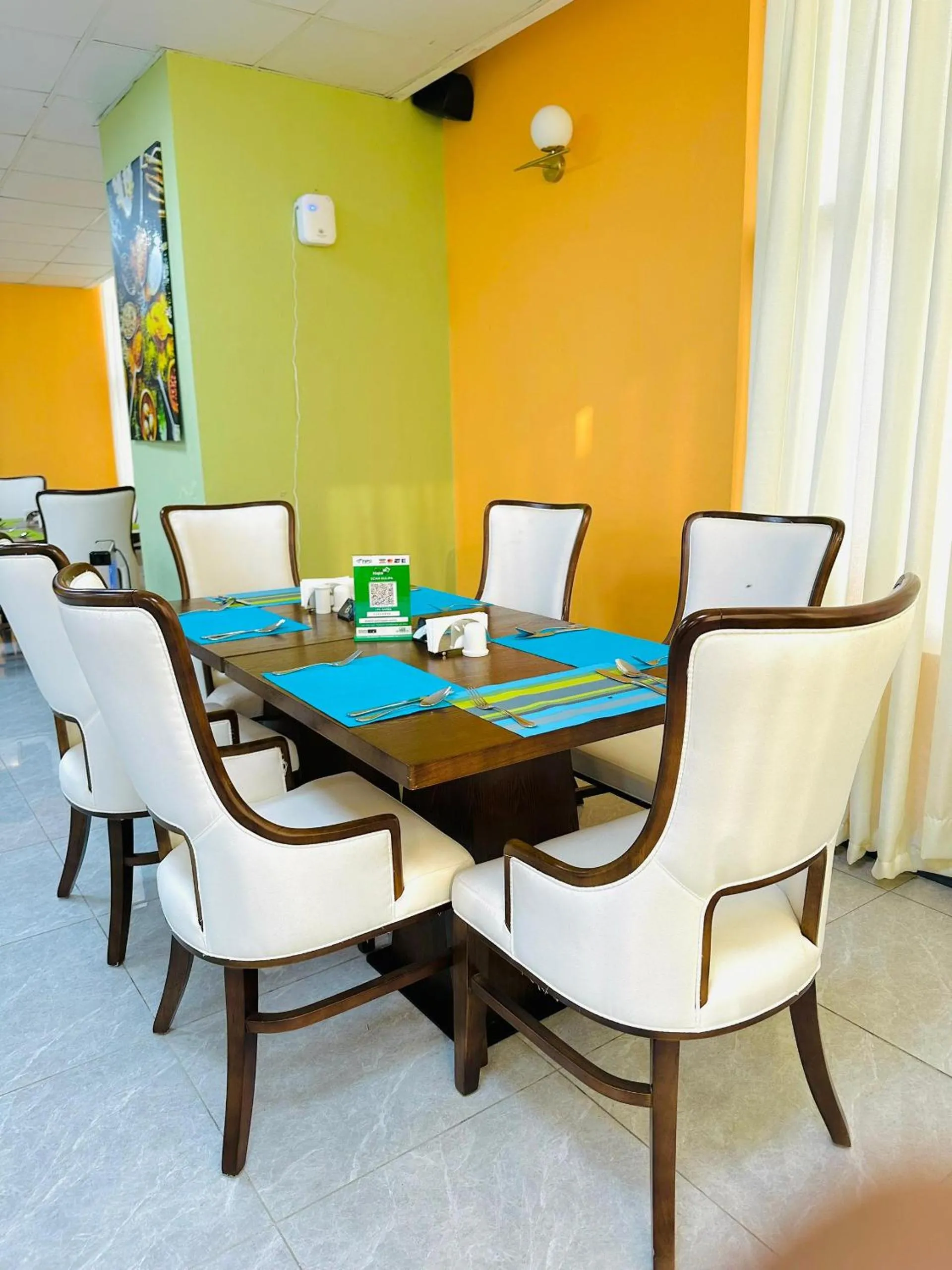 Restaurant/places to eat in KIJICHI GATEWAY Hotel