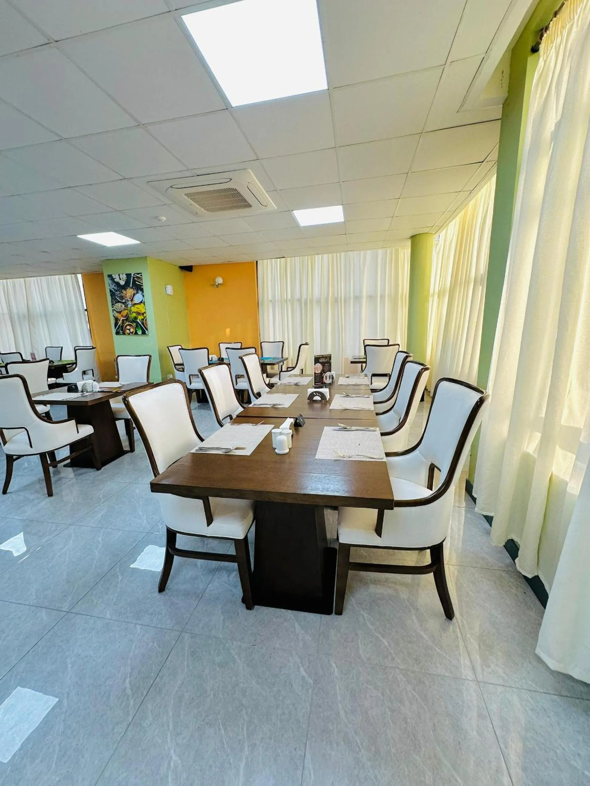 Restaurant/places to eat in KIJICHI GATEWAY Hotel