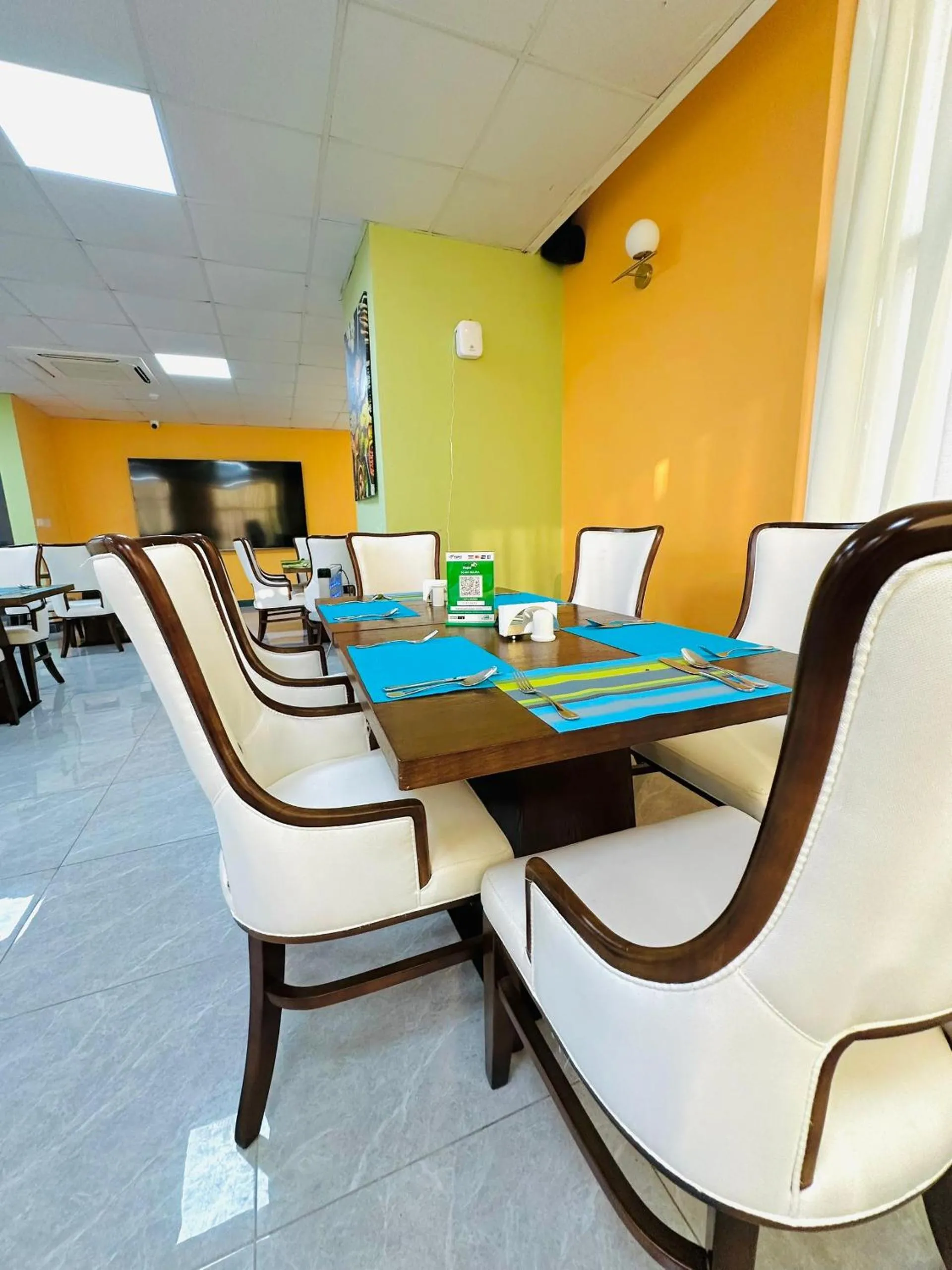 Restaurant/places to eat in KIJICHI GATEWAY Hotel