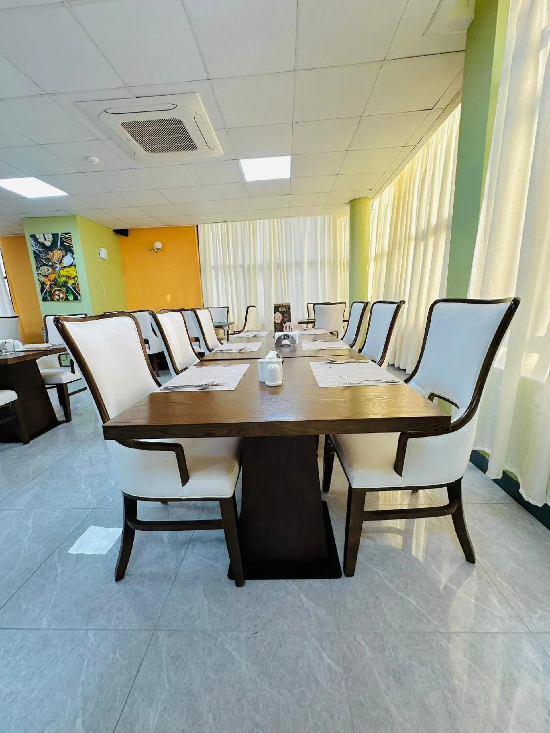 Restaurant/places to eat in KIJICHI GATEWAY Hotel