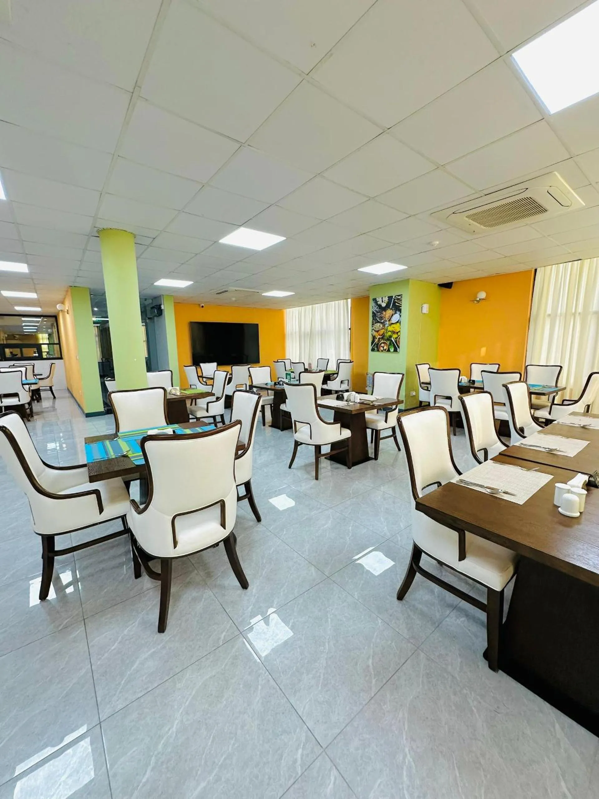 Restaurant/places to eat in KIJICHI GATEWAY Hotel