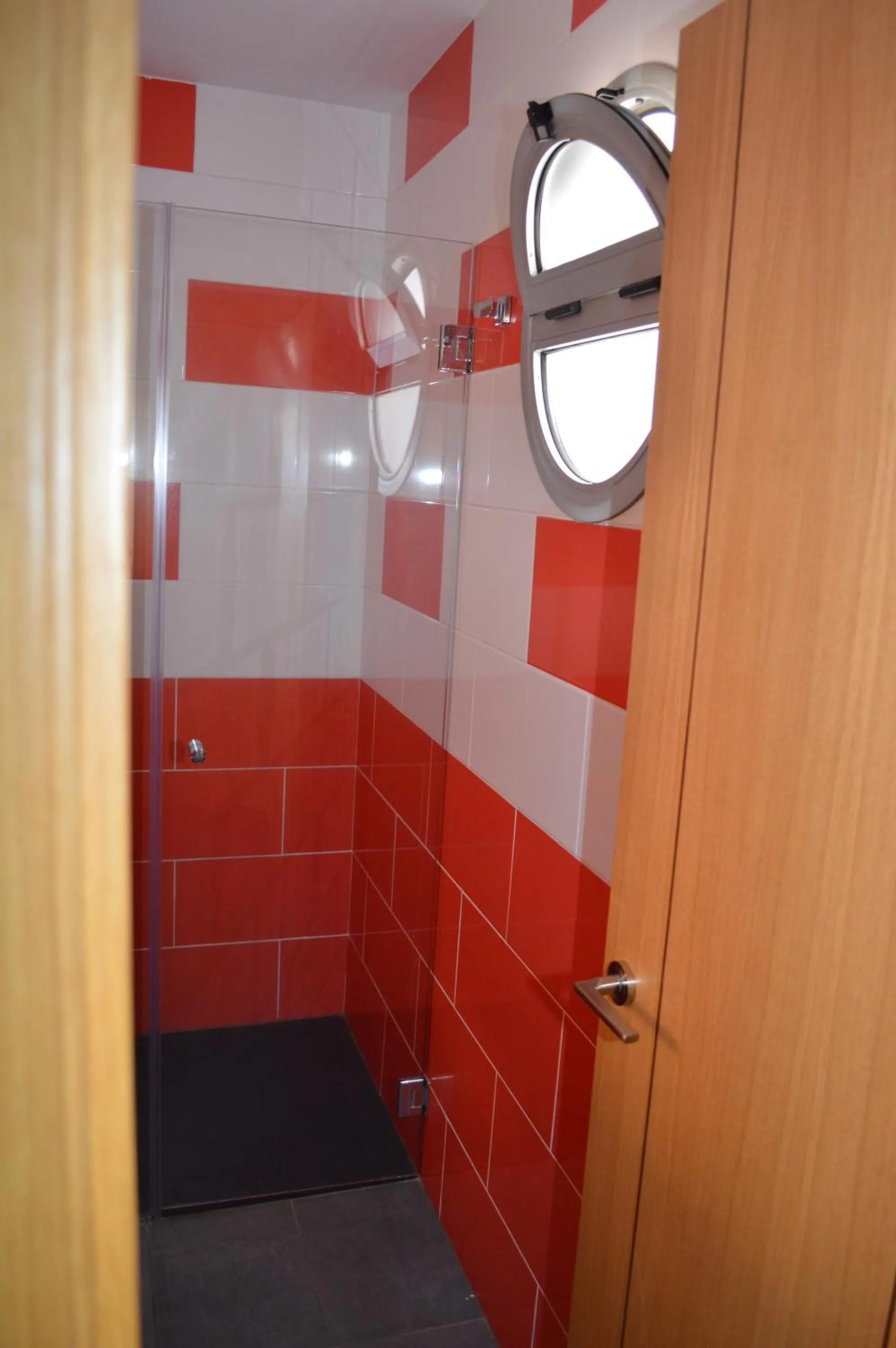 Shower in Hotel Puerto Canteras