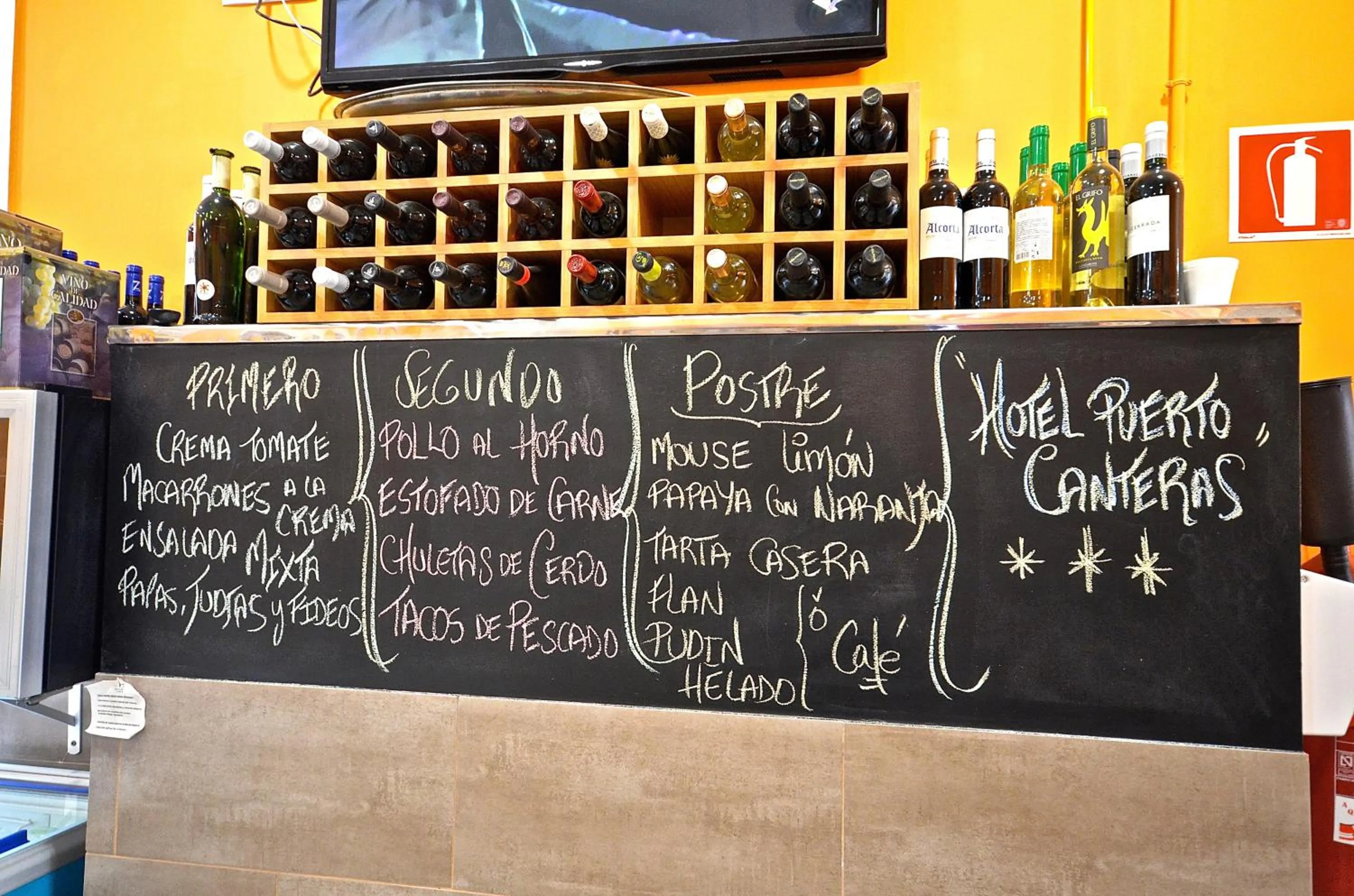 Restaurant/places to eat in Hotel Puerto Canteras