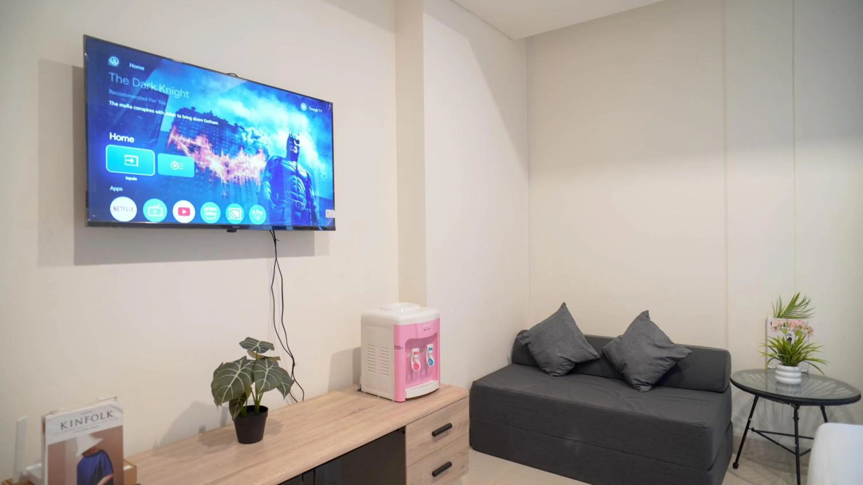 Spacious and Homey Studio at Cleon Park Apartment By Travelio