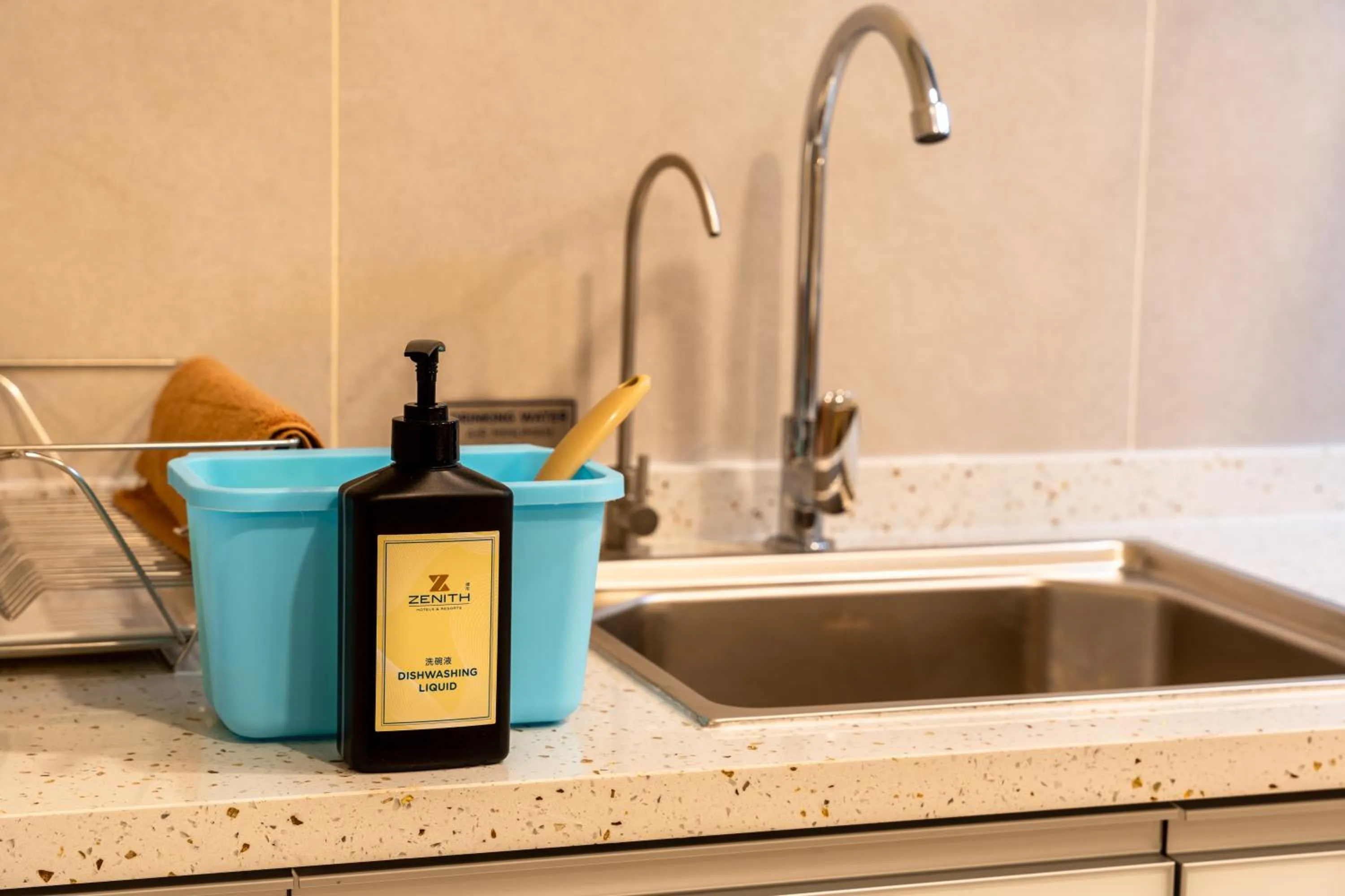 Kitchen or kitchenette in Zenith Suites Cameron