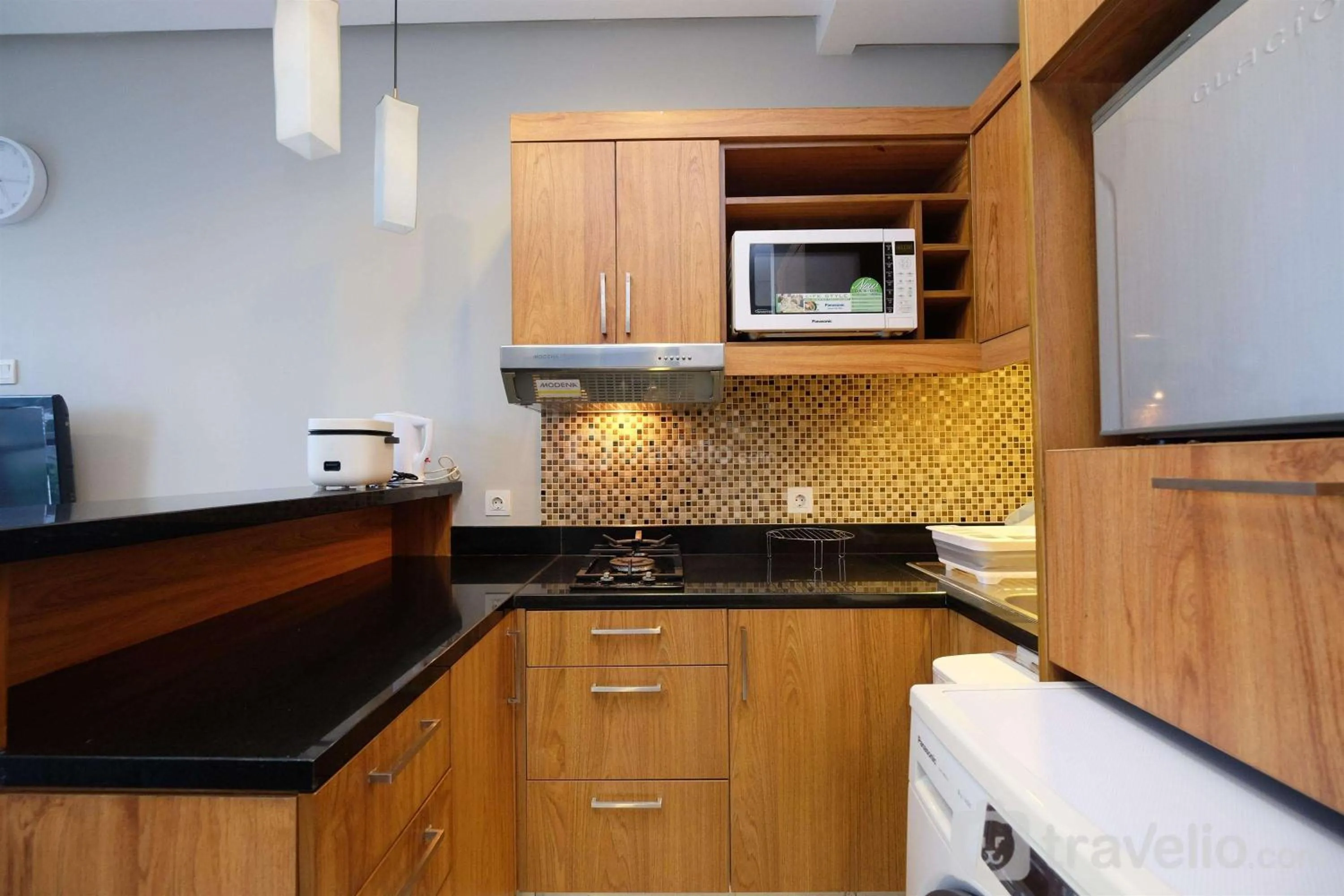 Exclusive and Comfy Studio Kemang Mansion Apartment By Travelio