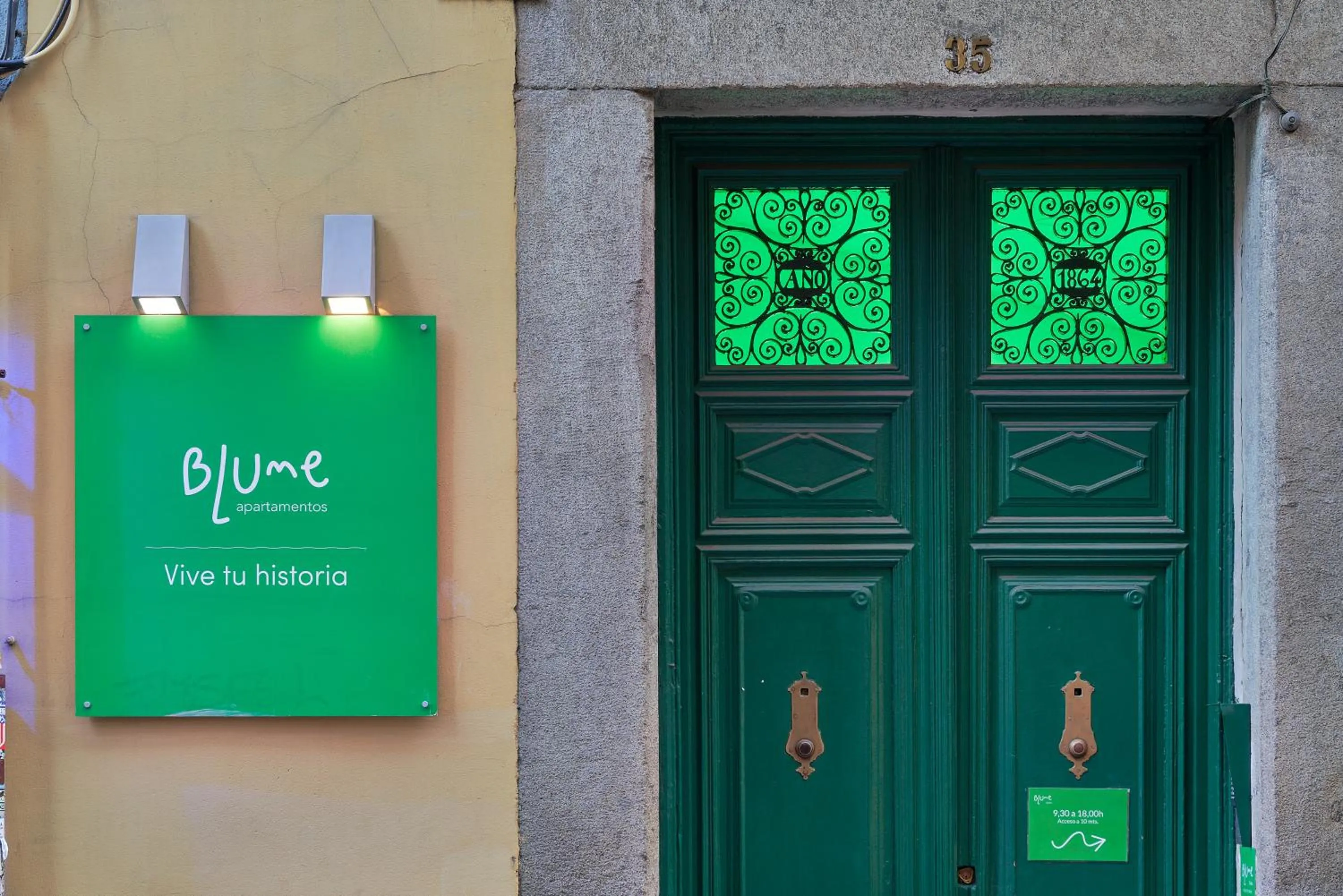 Logo/Certificate/Sign in Blume Cruz Suites