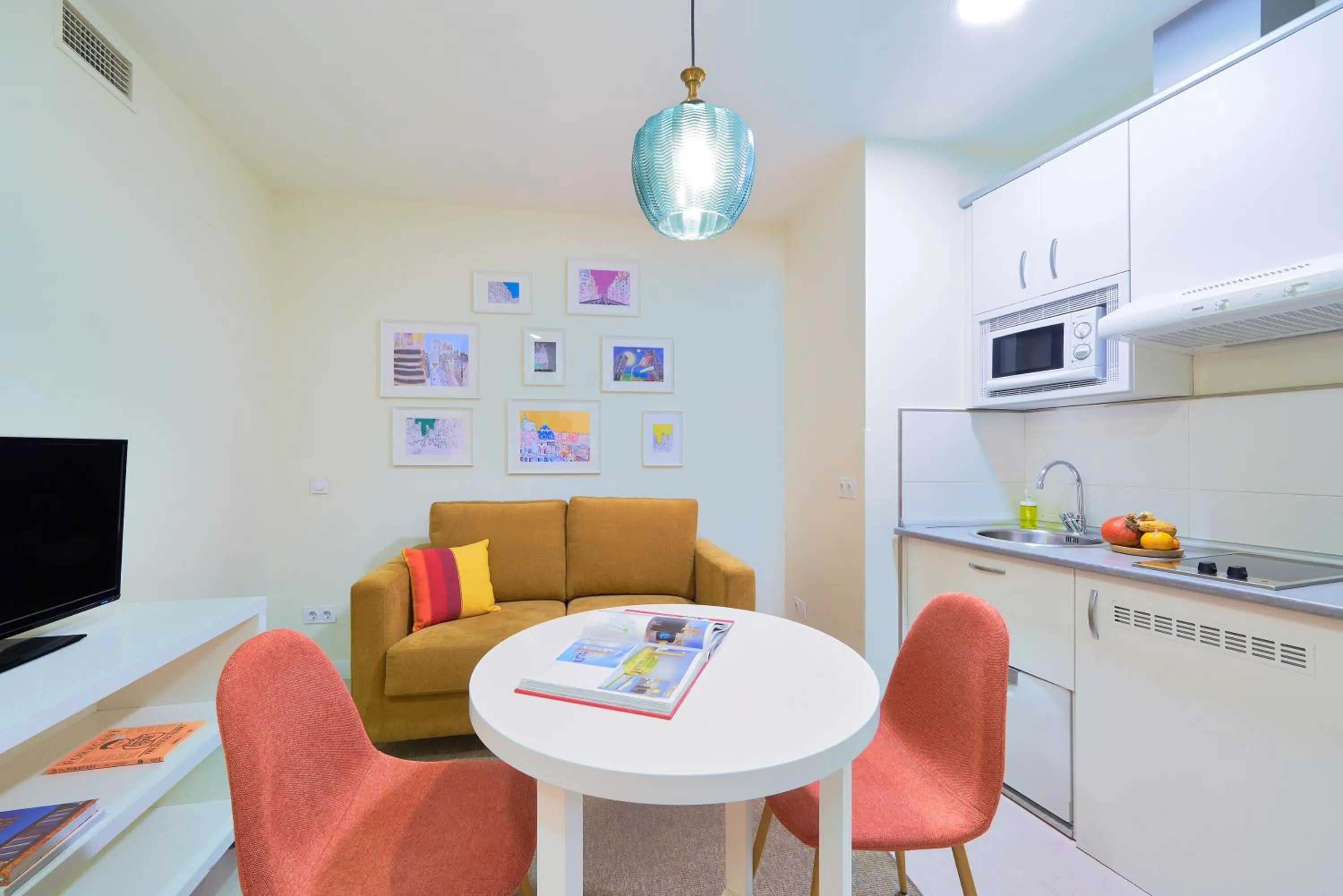 Kitchen or kitchenette in Blume Cruz Suites