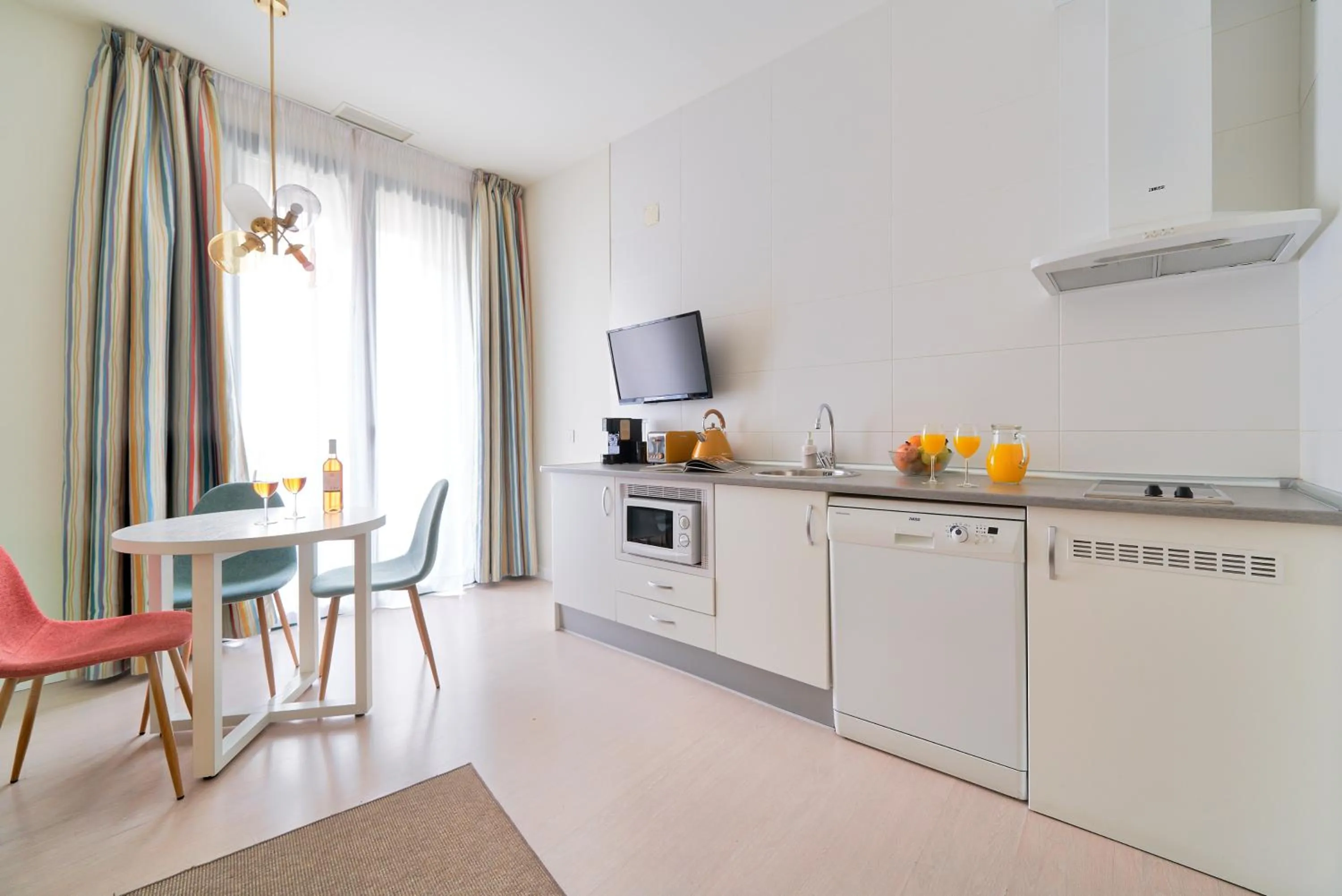 Kitchen or kitchenette in Blume Cruz Suites