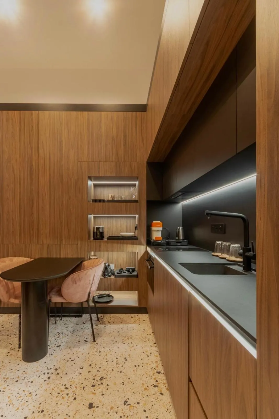 Dining area in Jais Home-Moon Apartment Old Town