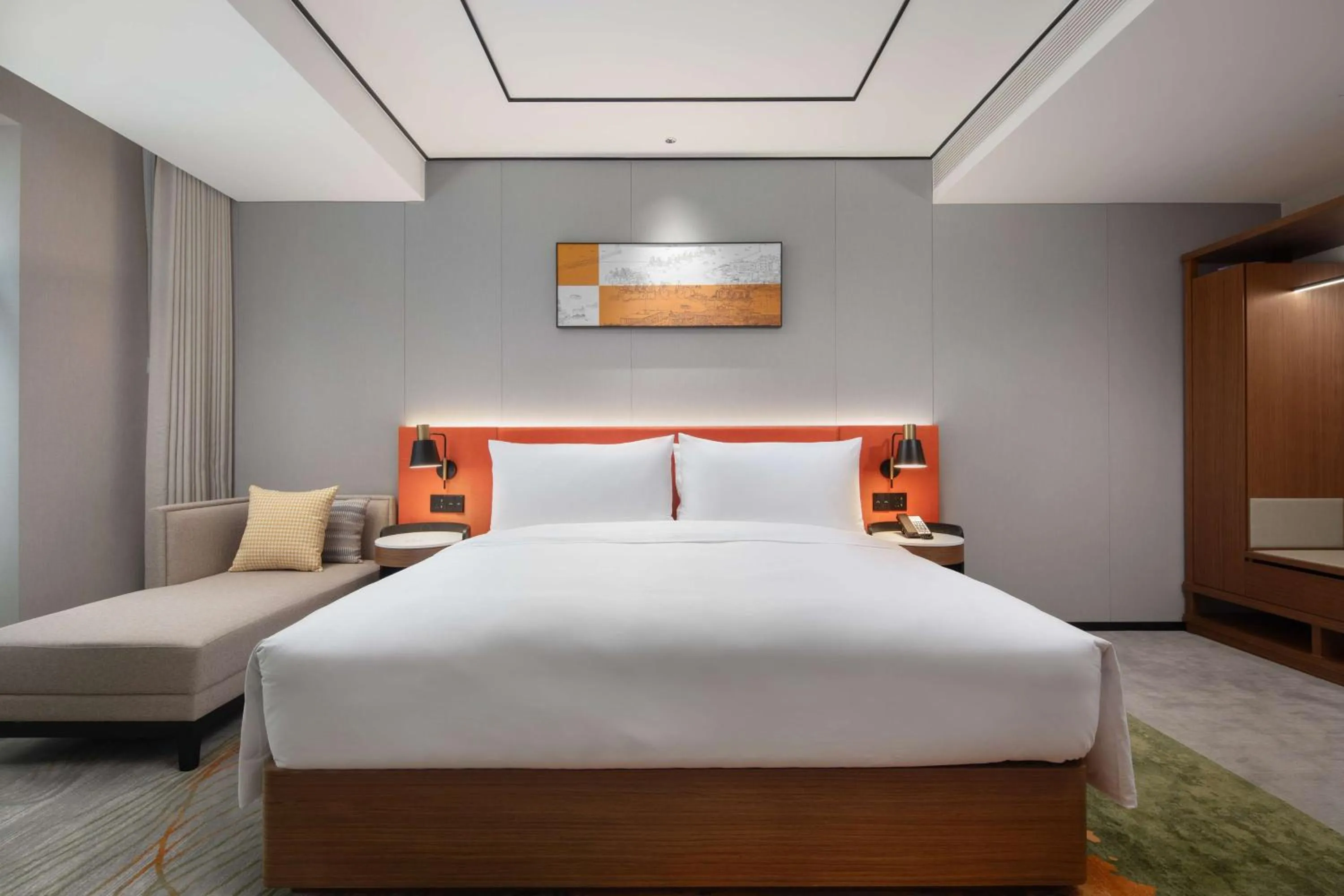 Living room, Bed in Hilton Garden Inn Beihai Jiafu