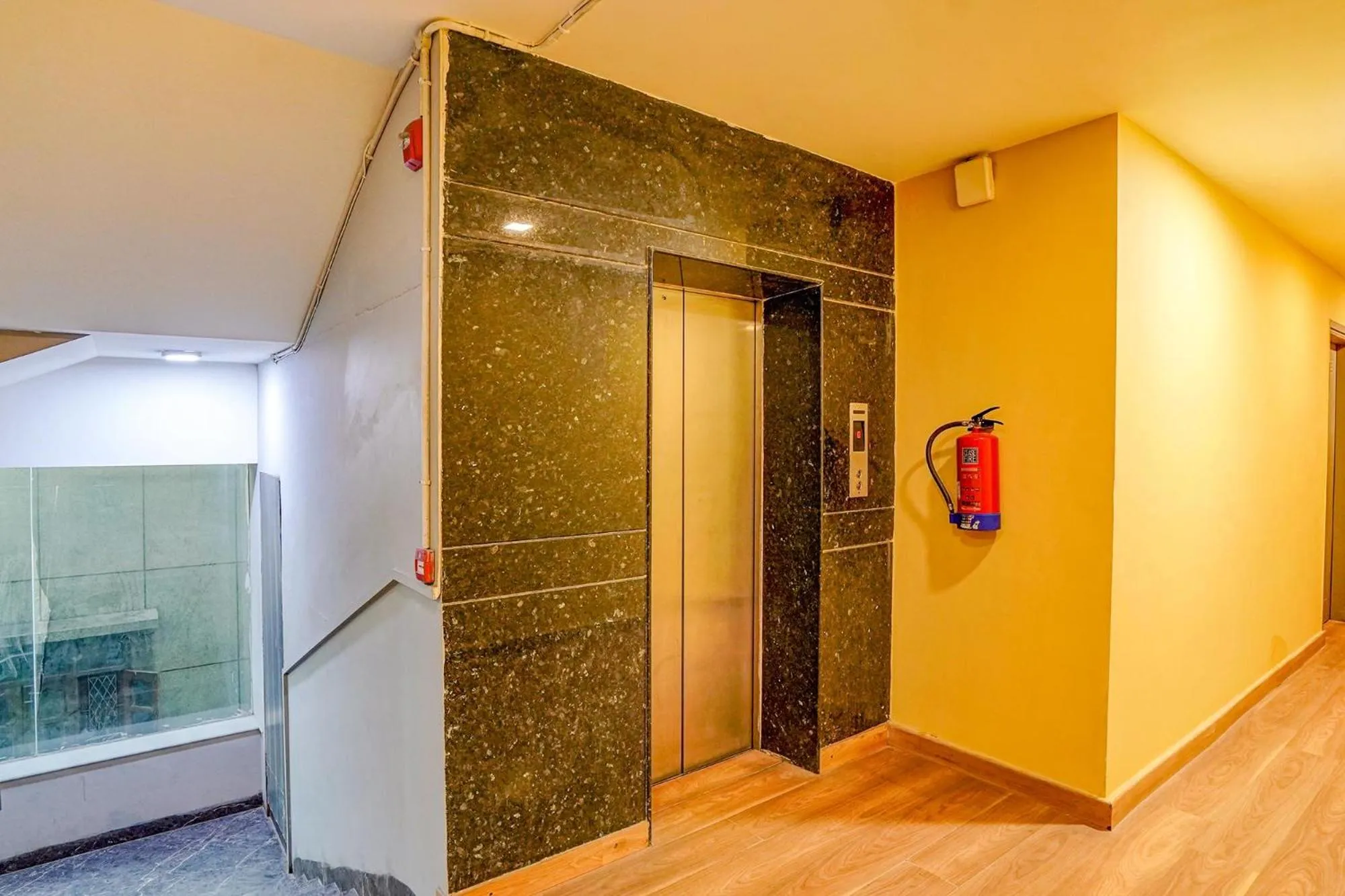 Lobby or reception in FabHotel Kaushambi