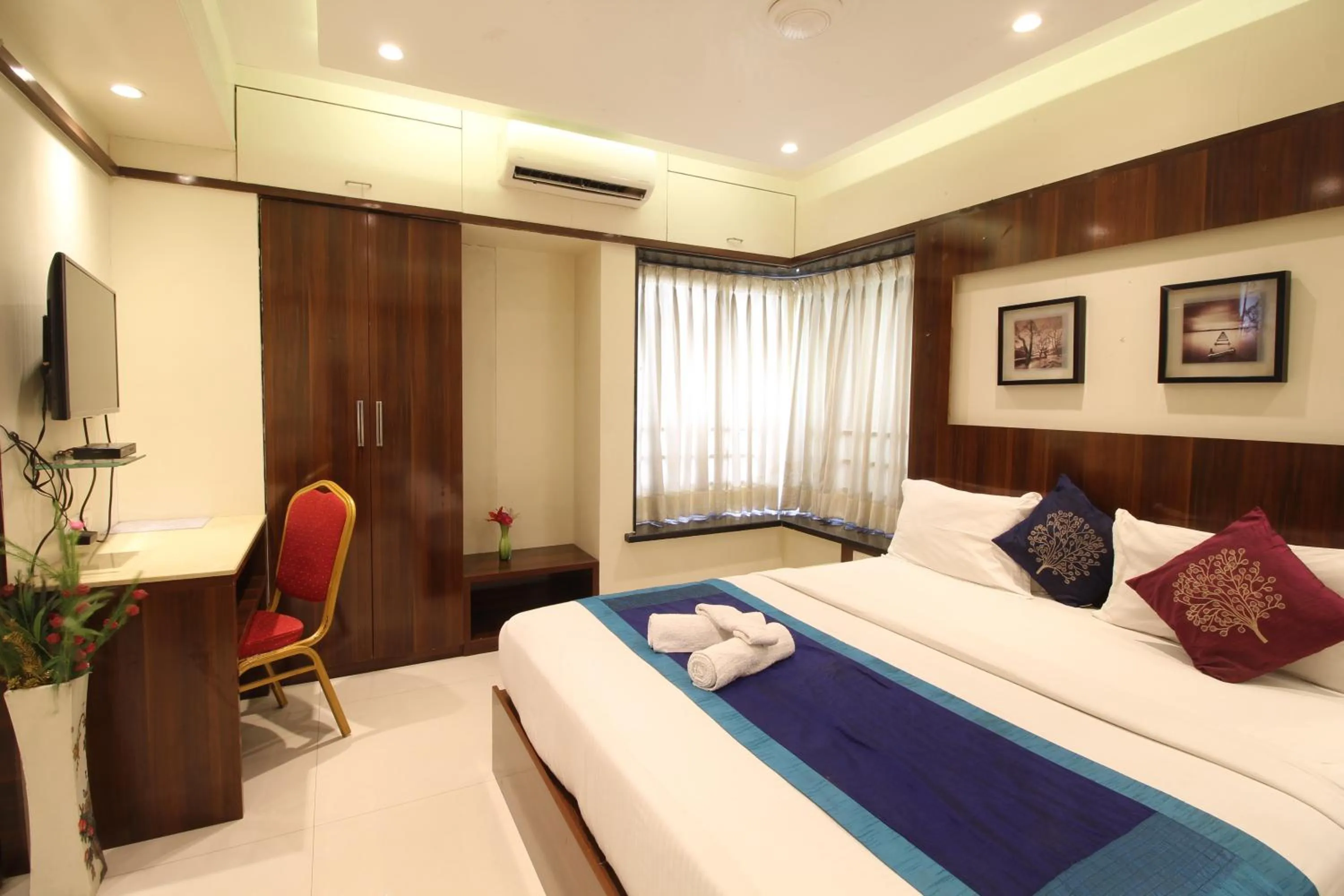 Bed in The Grand Tulip