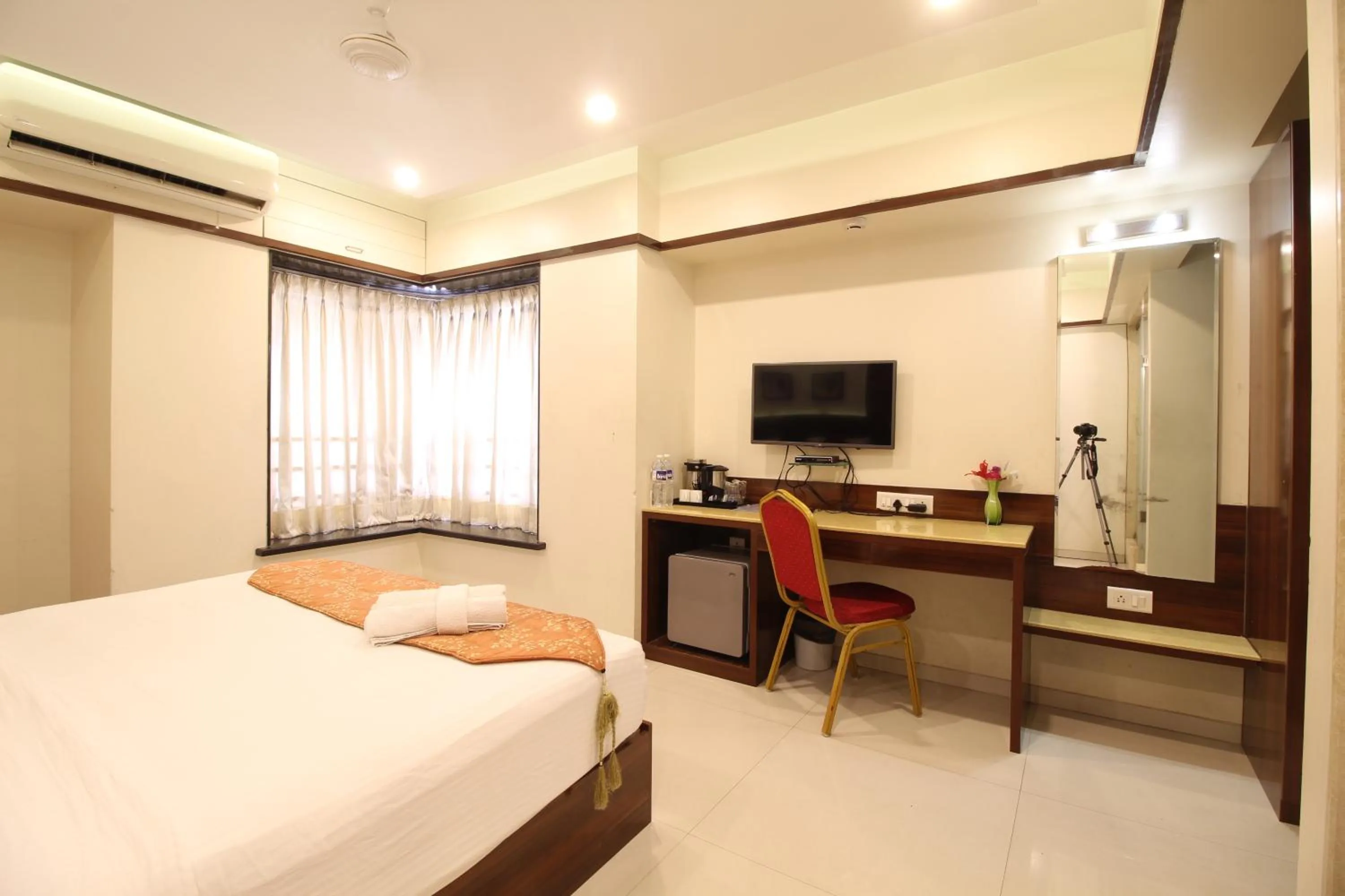 Bed in The Grand Tulip