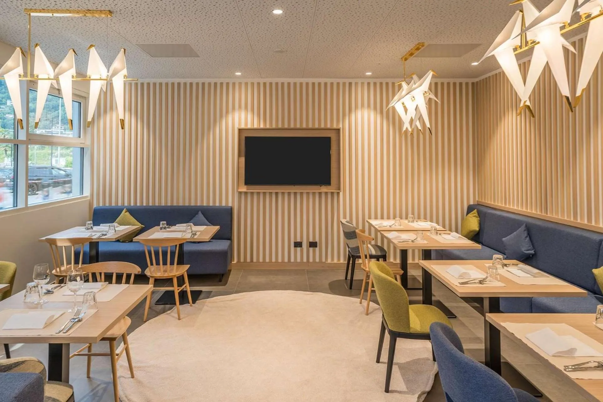 Restaurant/places to eat in Hampton By Hilton Locarno