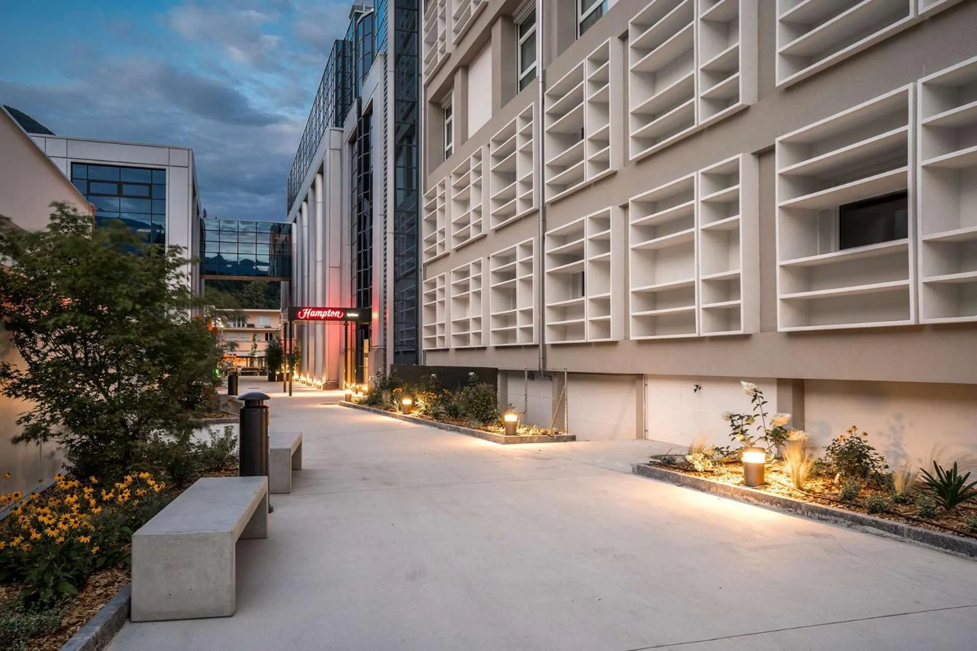 Property building in Hampton By Hilton Locarno